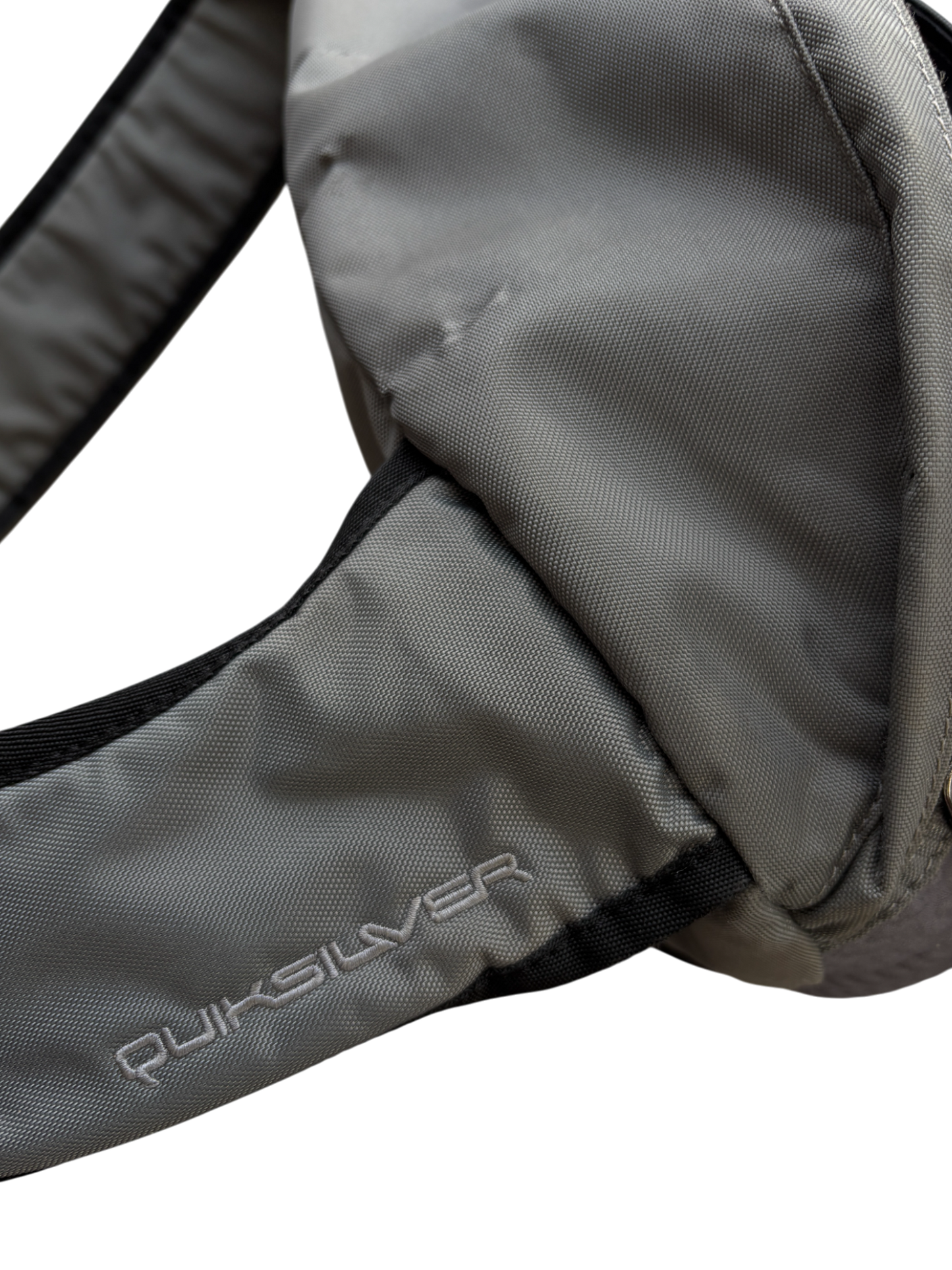 00'S QUIKSILVER HARD SHELL SLING BAG