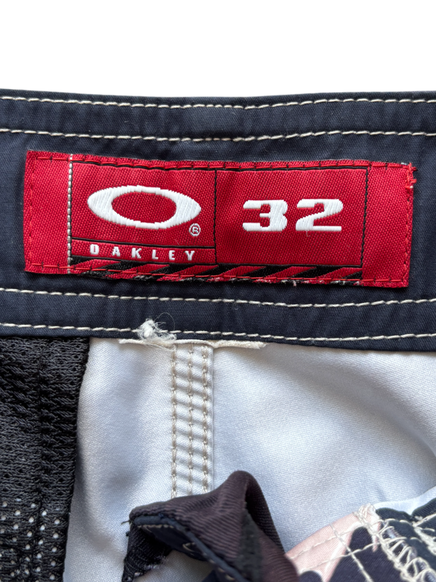 00'S OAKLEY ALL OVER PRINT CARBON SHORTS