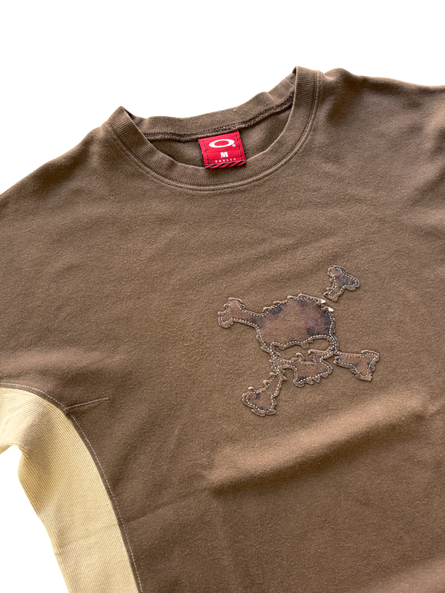 00'S OAKLEY EMBROIDERED SKULL TEE