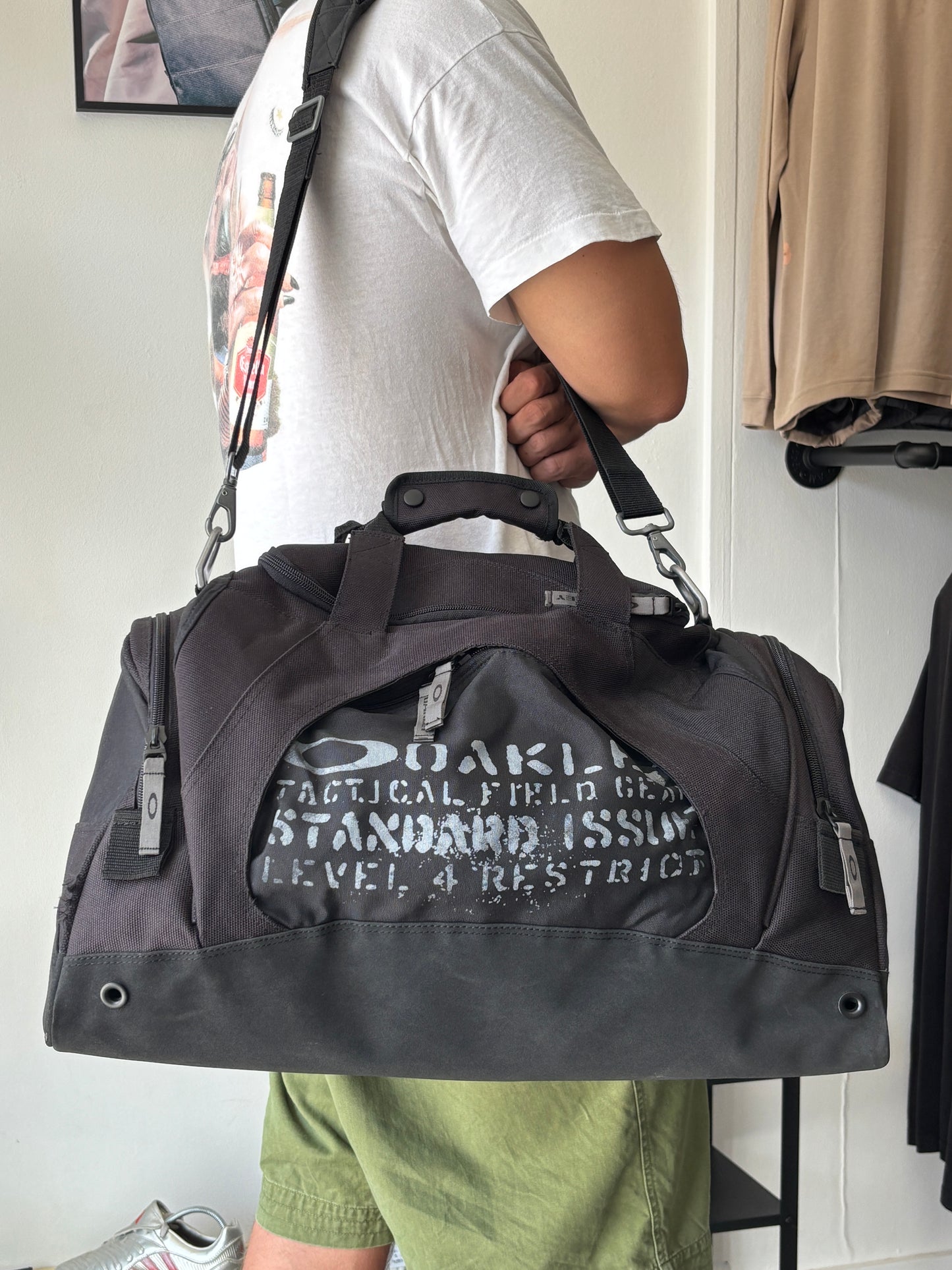 00'S OAKLEY JAPANESE EXCLUSIVE TACTICAL FIELD GEAR DUFFLE BAG