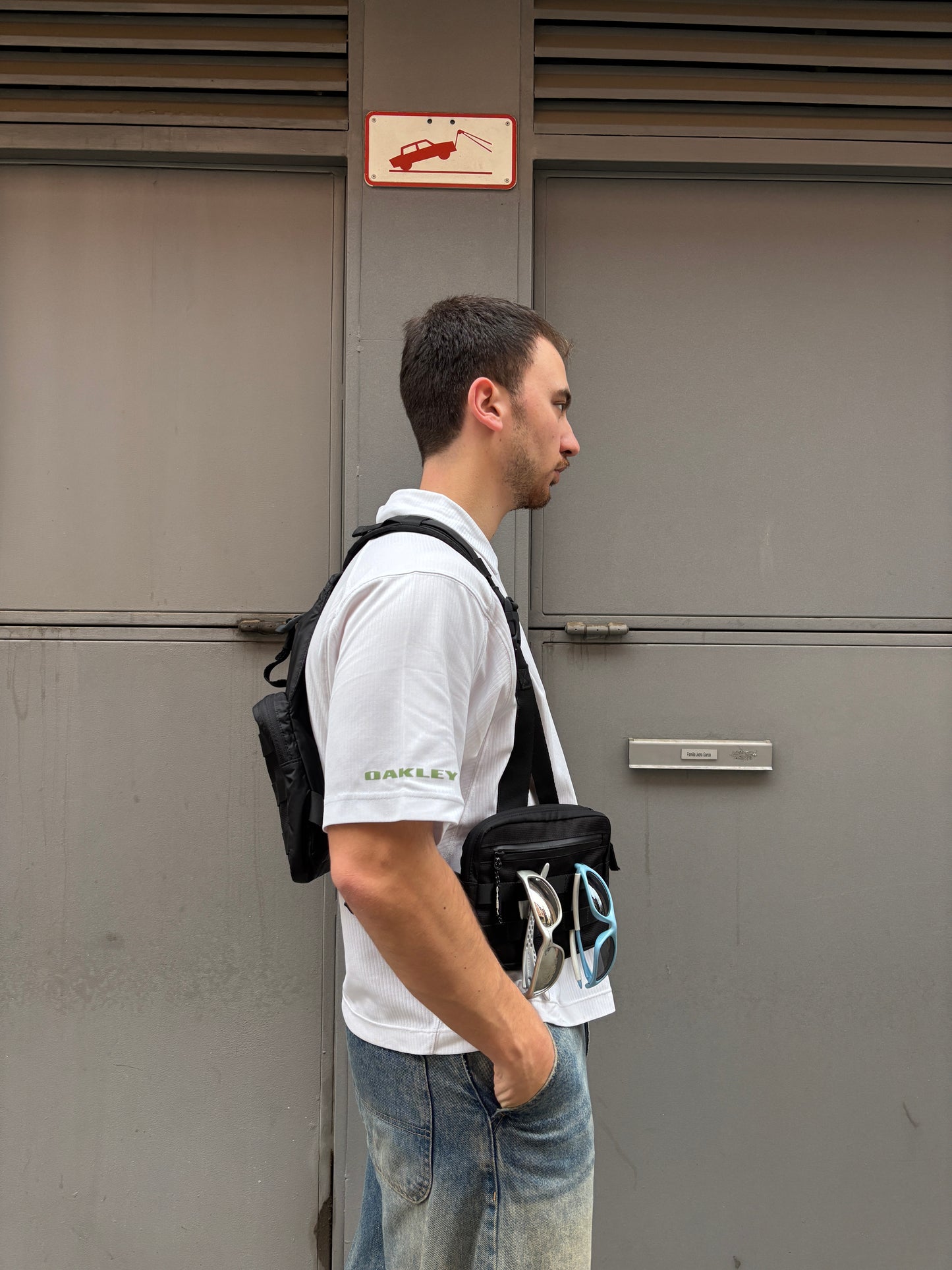 SS20 Oakley Stretch Logo Definition Bodybag Vest