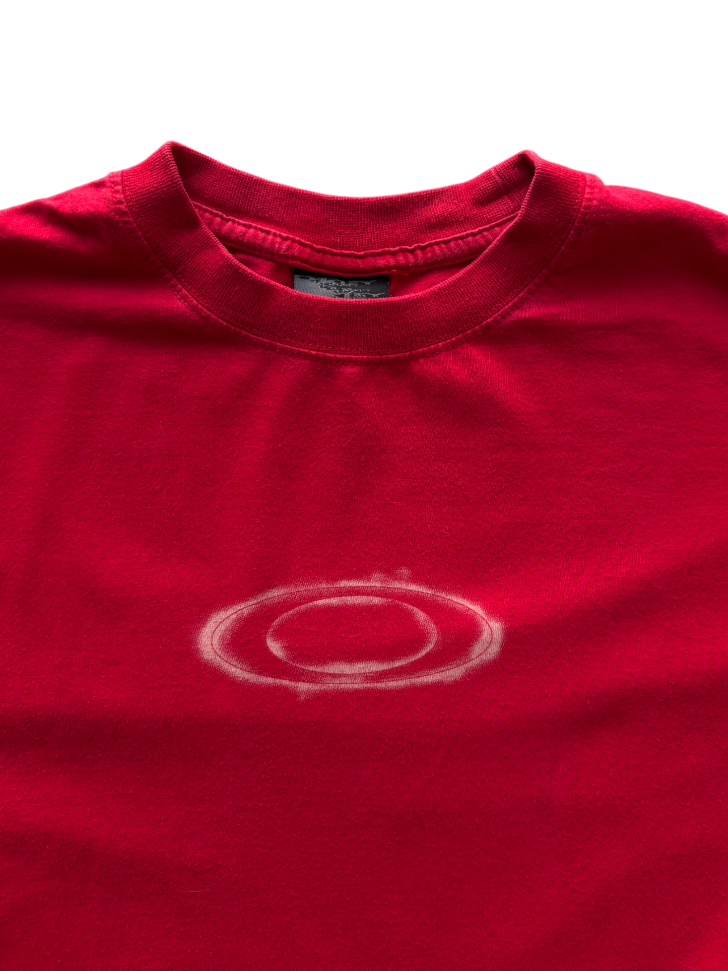 EARLY 00'S OAKLEY ICON / SPELL OUT RED GRAPHIC TEE