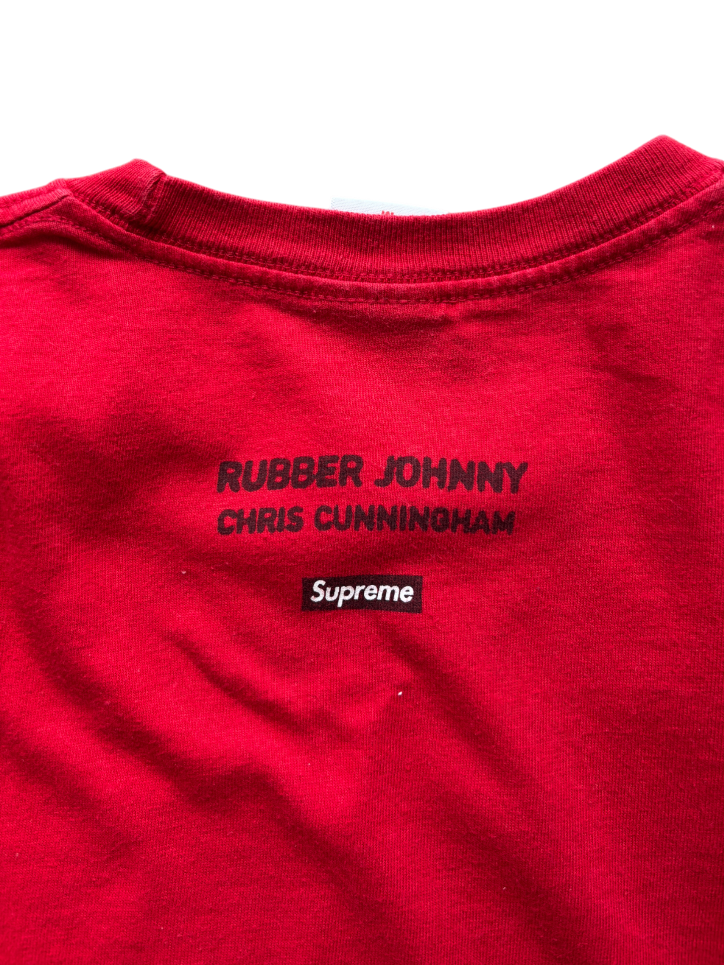 FW18 SUPREME RUBBER JOHNNY RED TEE