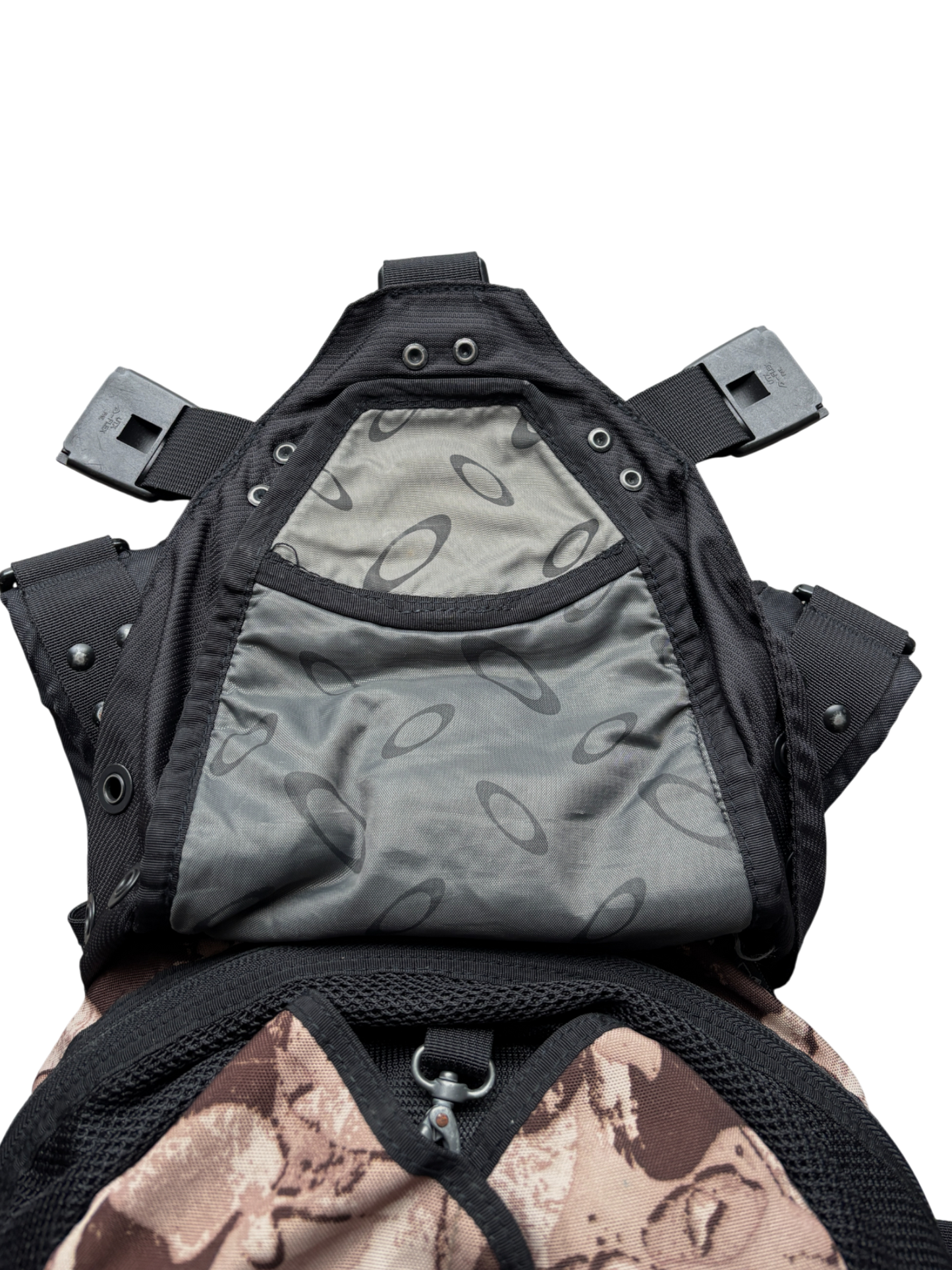 OAKLEY ICON BACKPACK 3.0 DESSERT CAMO