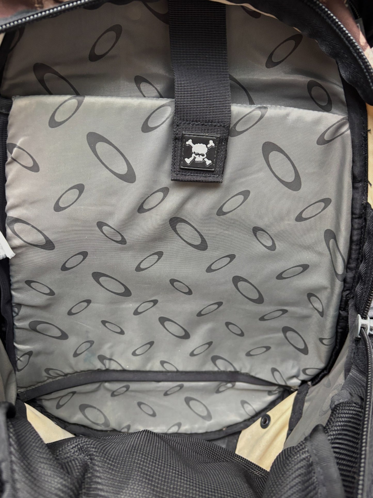 OAKLEY ICON BACKPACK 3.0 DESSERT CAMO