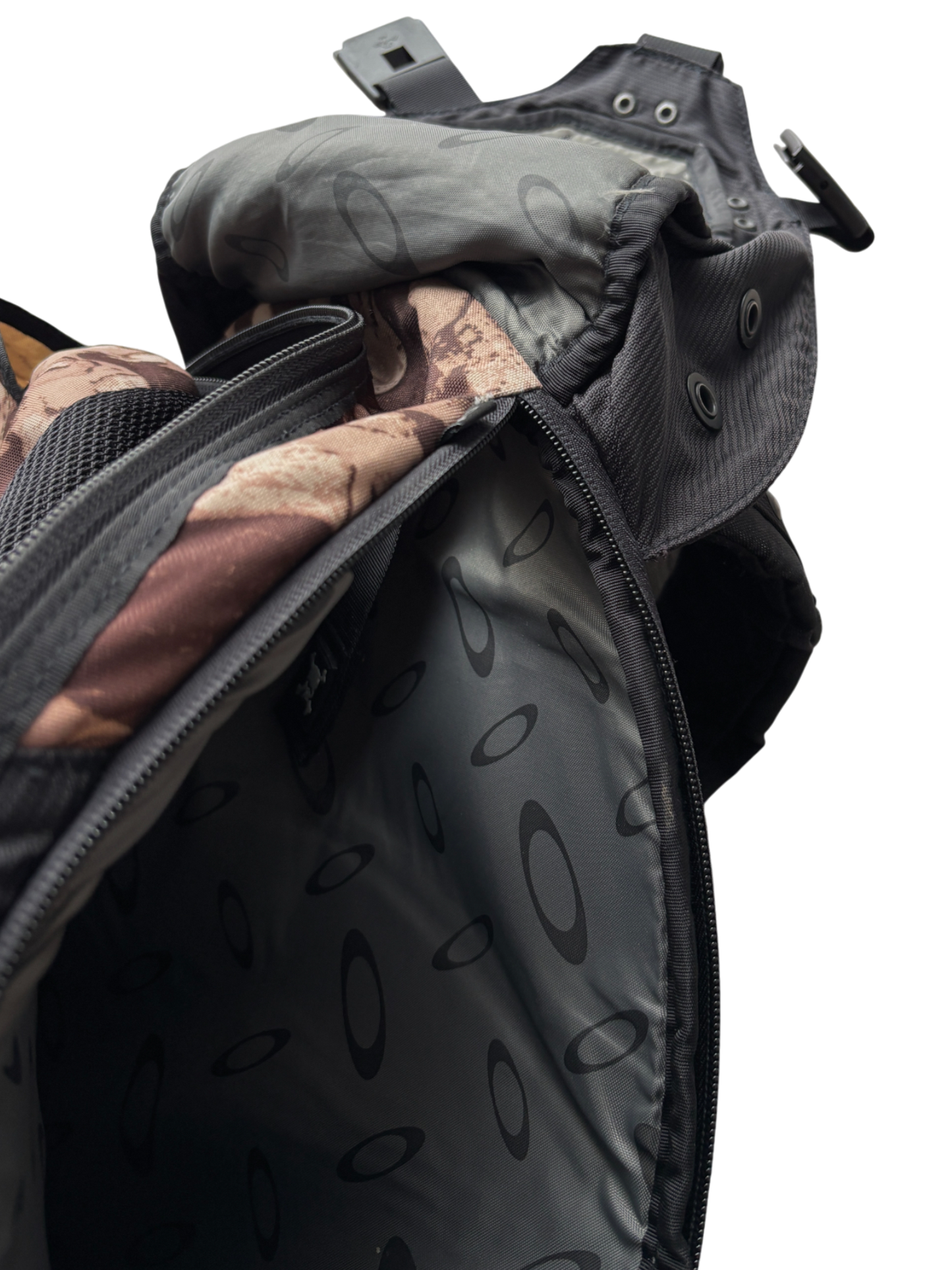 OAKLEY ICON BACKPACK 3.0 DESSERT CAMO