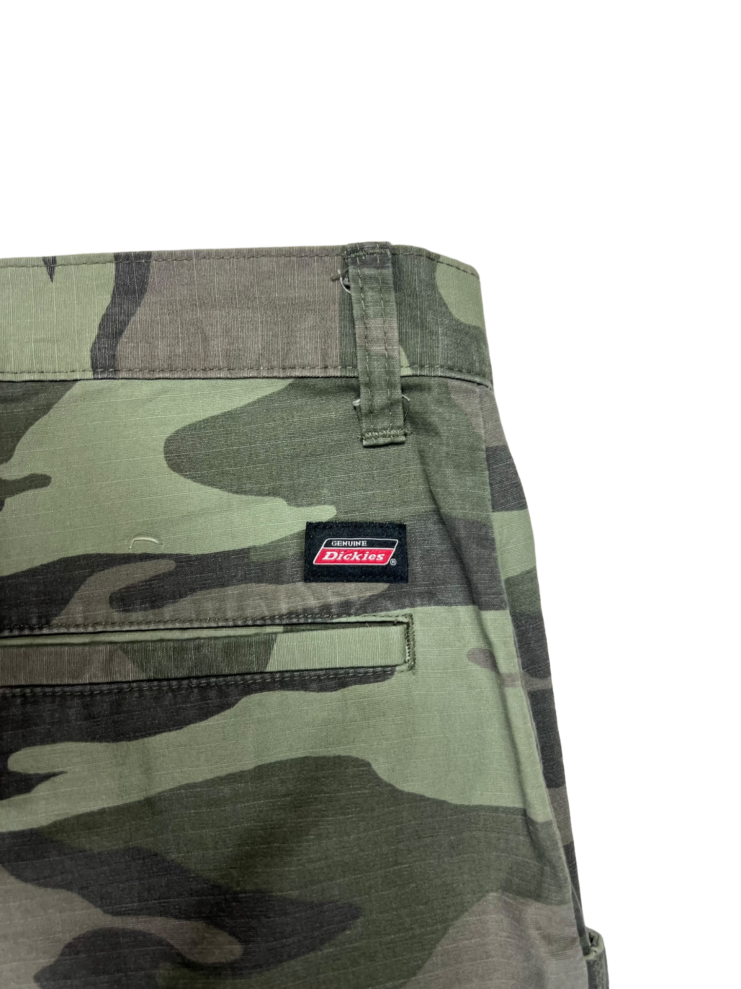 Dickies camo shorts - L