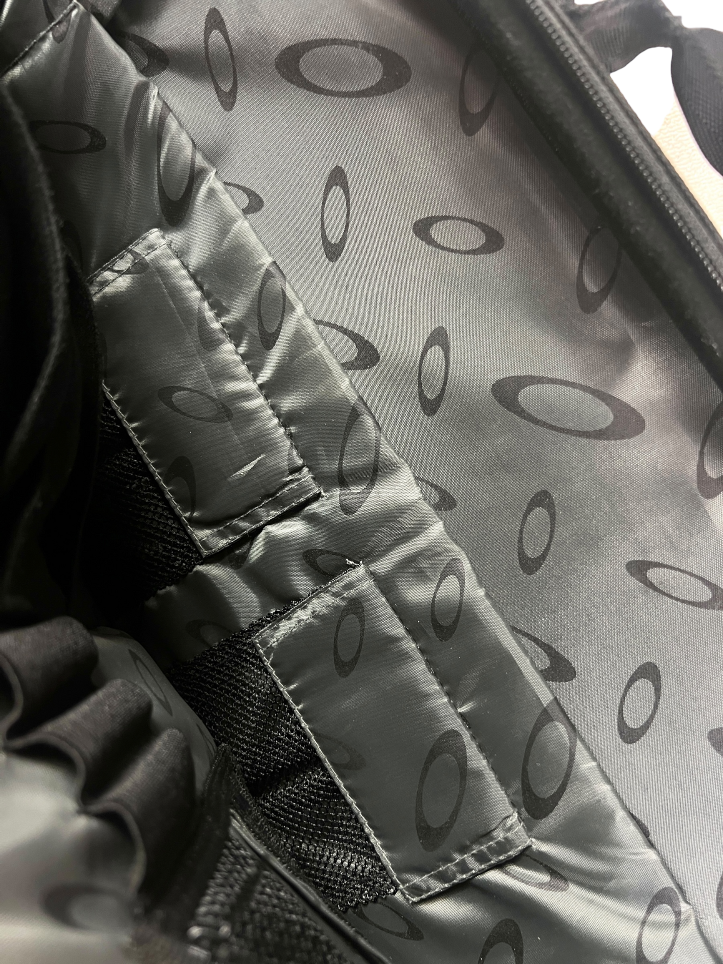 2006 Oakley Tactical Field Gear Cross Body Bag/Briefcase SAMPLE