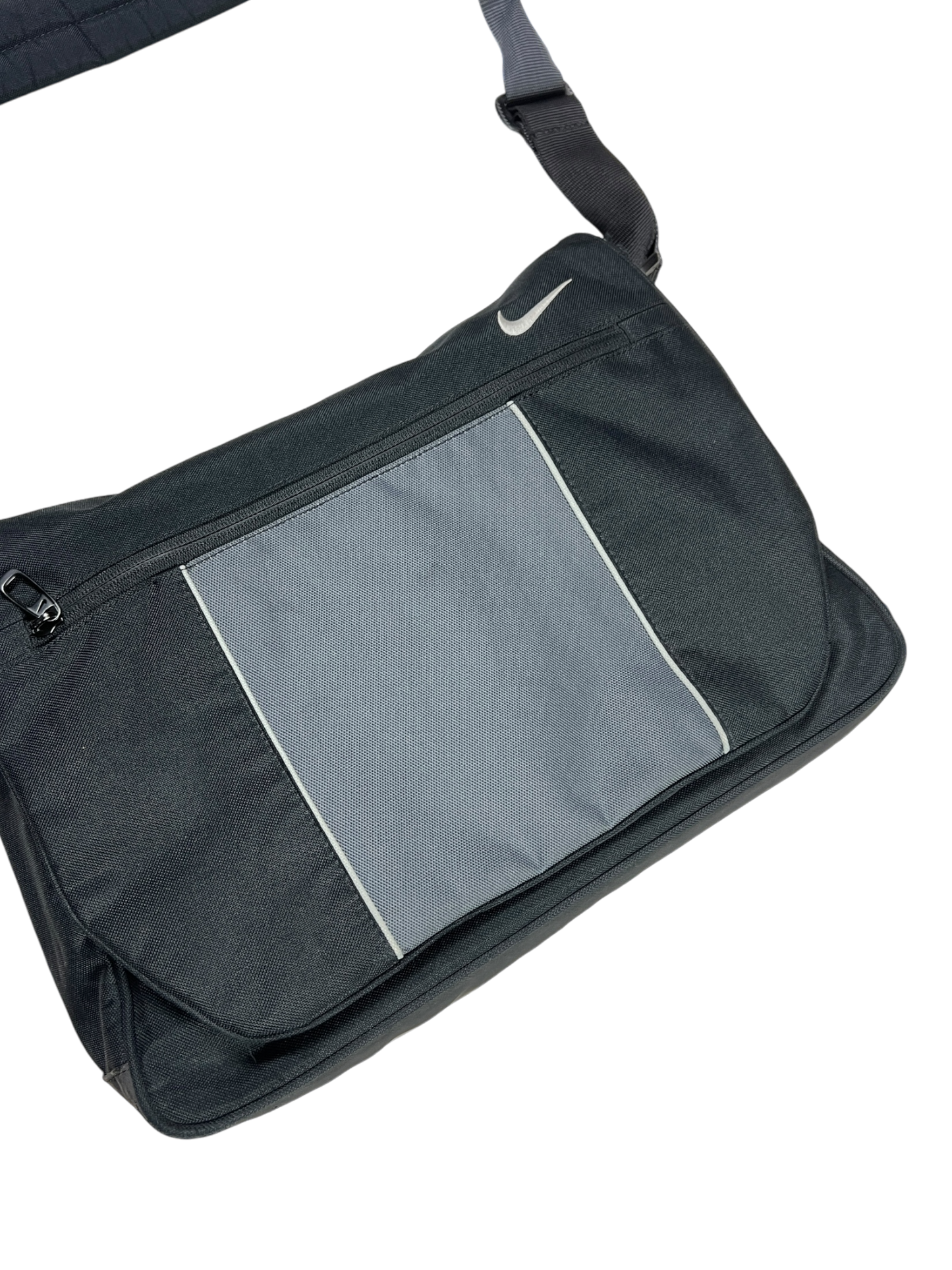 00's Nike all black shoulder bag