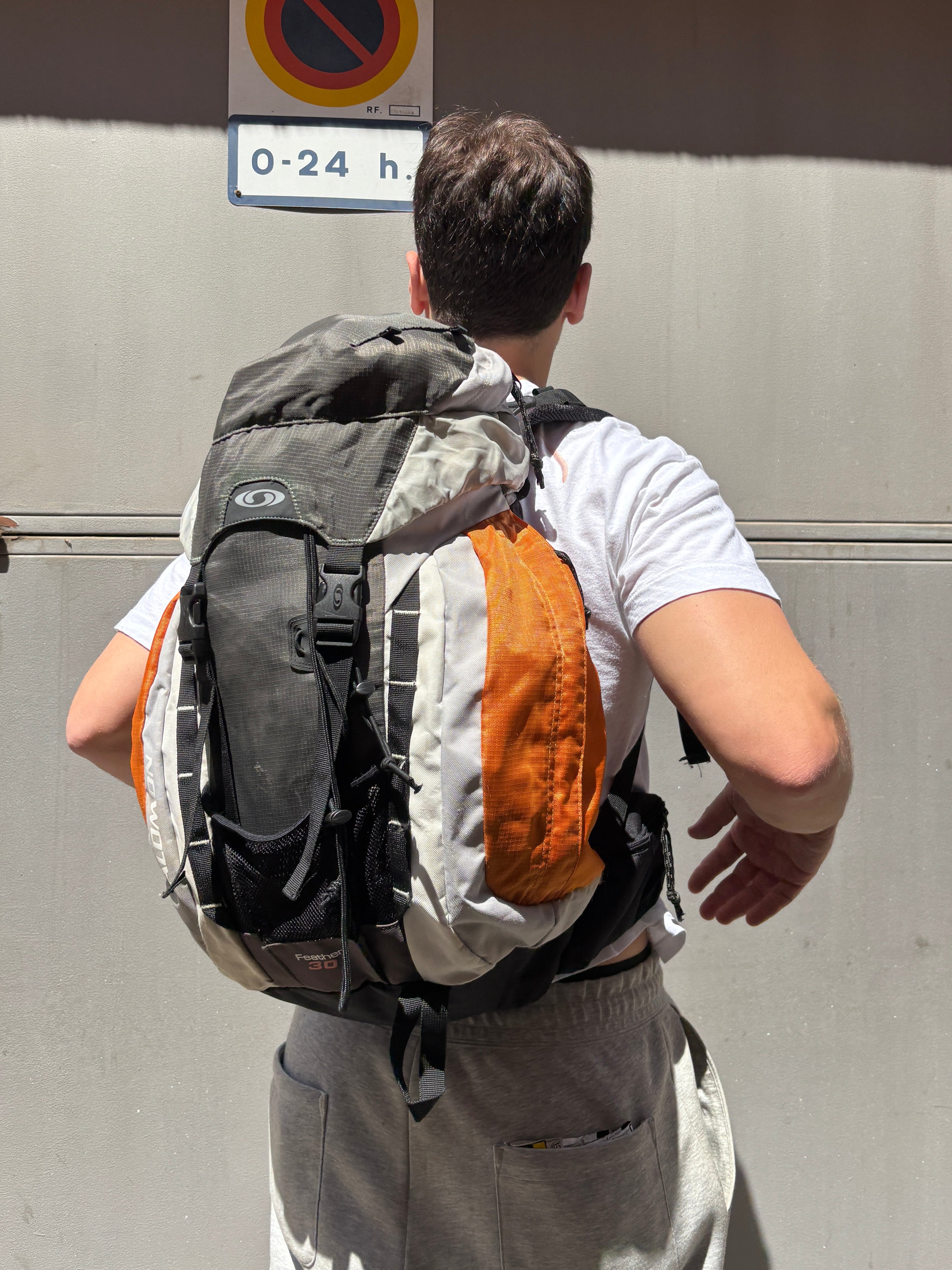 SALOMON 30L HIKING BACKPACK