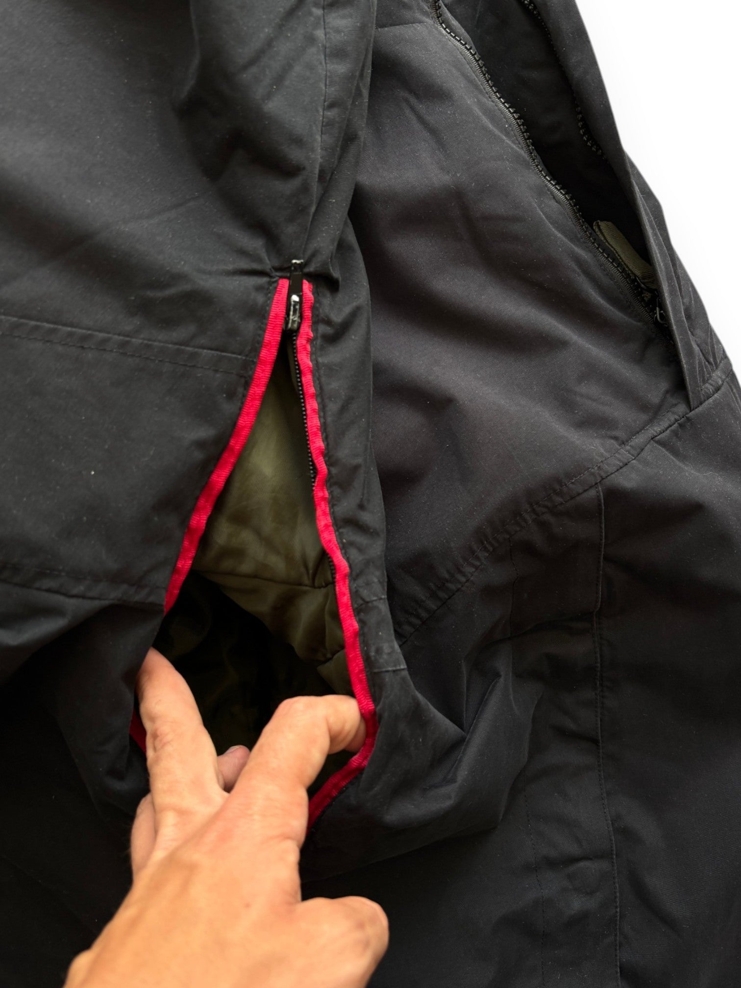 2000's Gotcha Ski Black Jacket (XL)