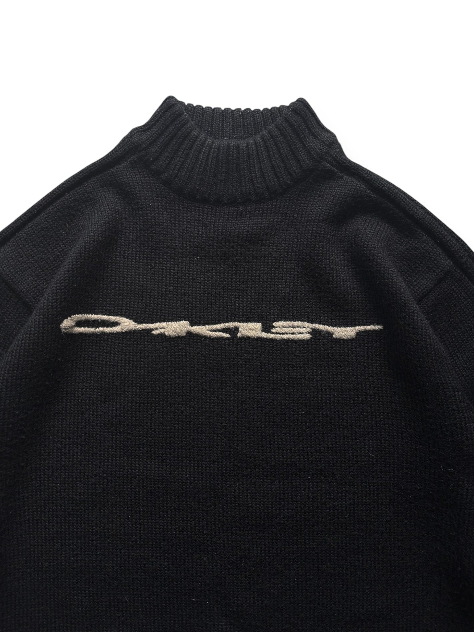 Early 2000's Oakley Spell Out Black Sweater (L)
