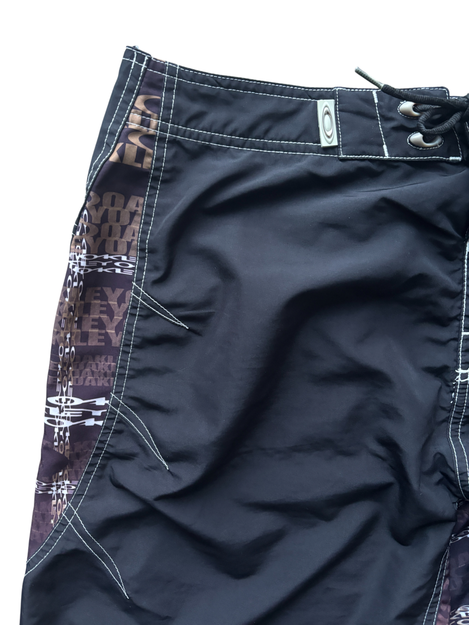 Early 2000's Oakley Print Board Shorts (34)