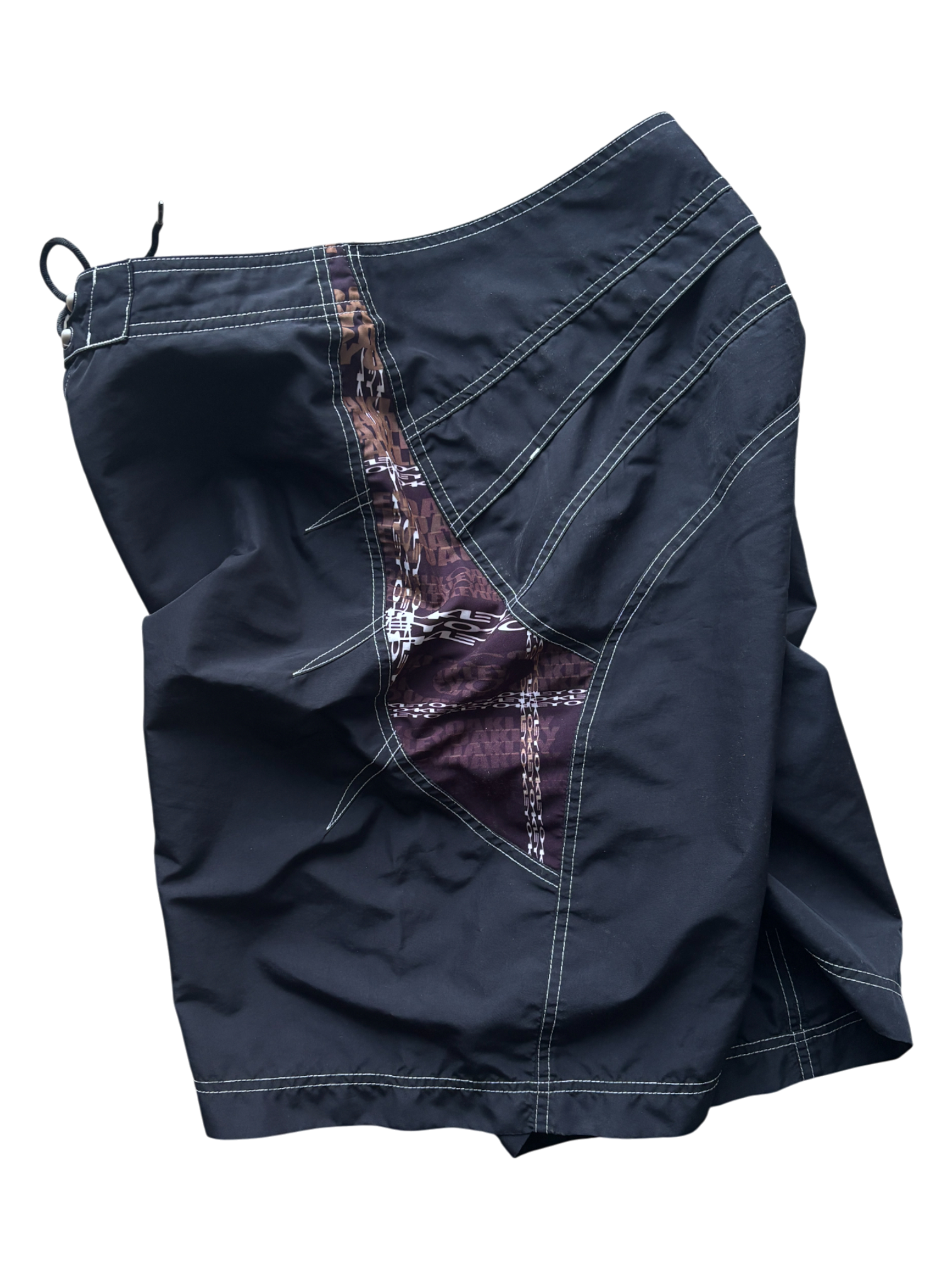 Early 2000's Oakley Print Board Shorts (34)