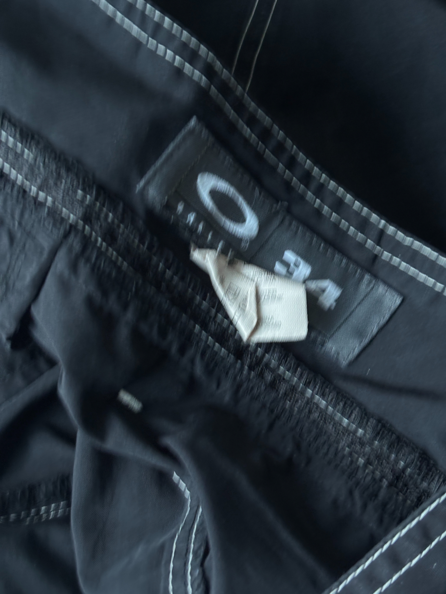 Early 2000's Oakley Print Board Shorts (34)