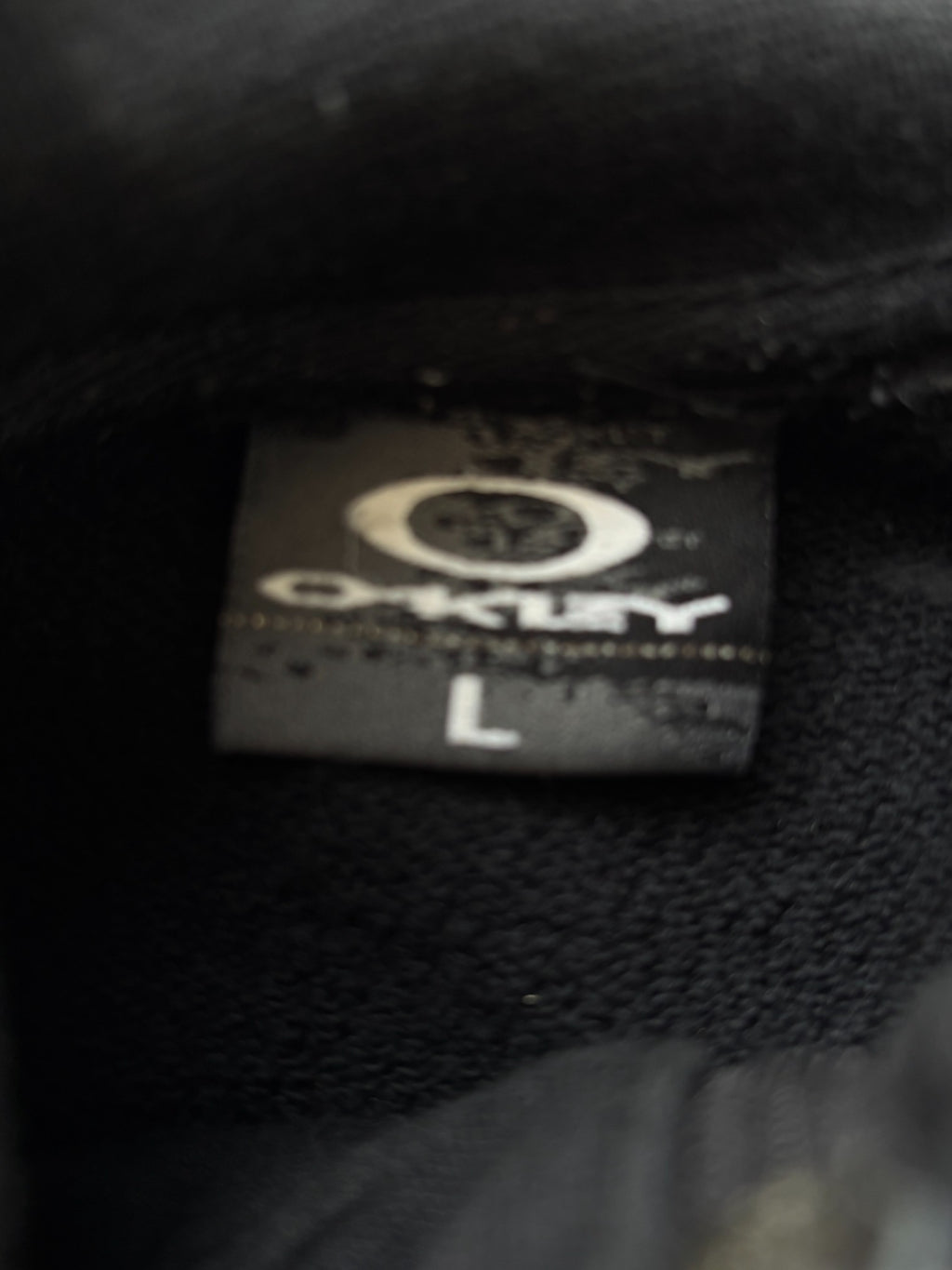 90'S OAKLEY SOFTWARE VERTICAL SPELL OUT EMBROIDERED SWEATER