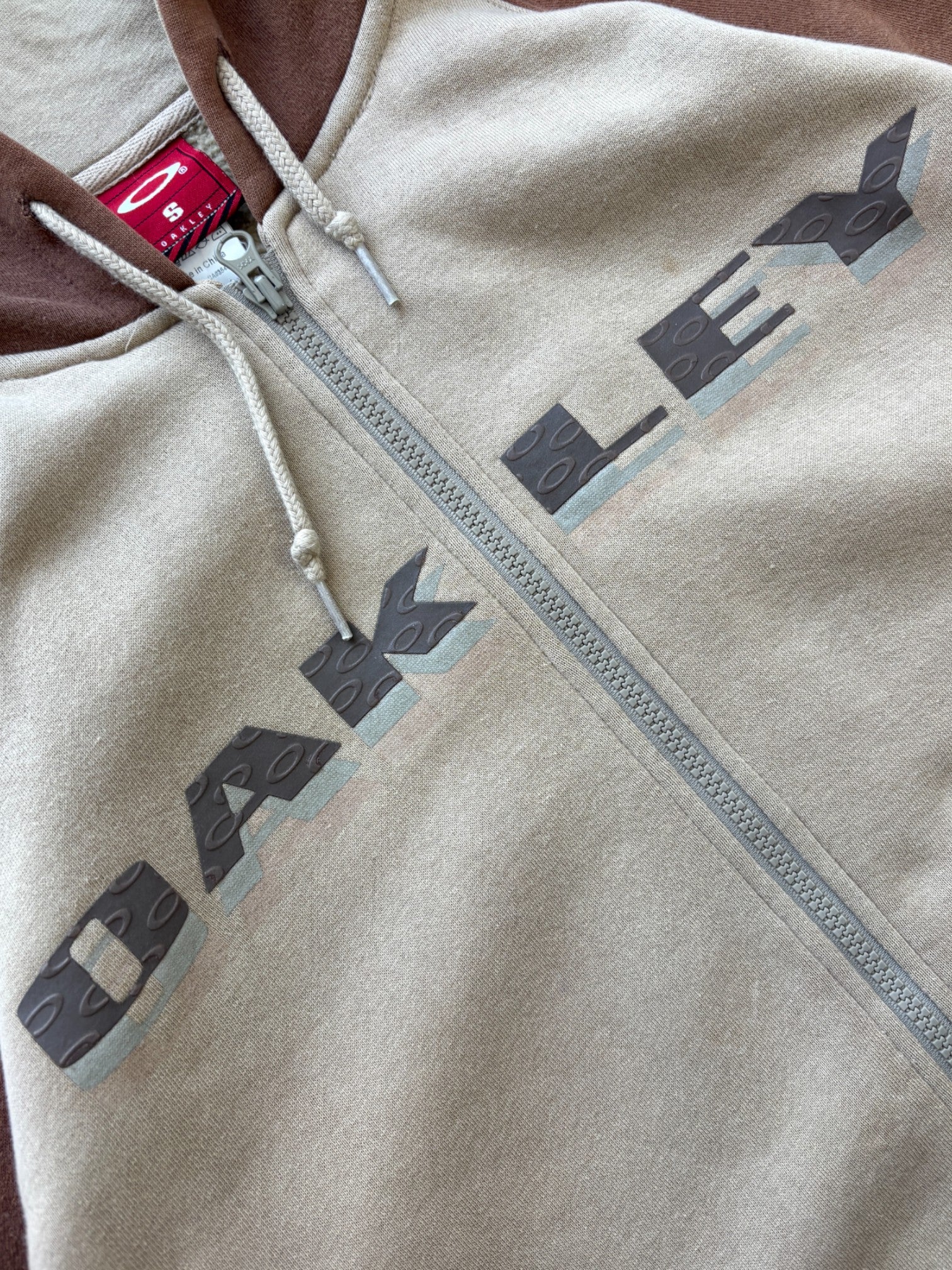 00'S OAKLEY SPELL OUT HOODIE