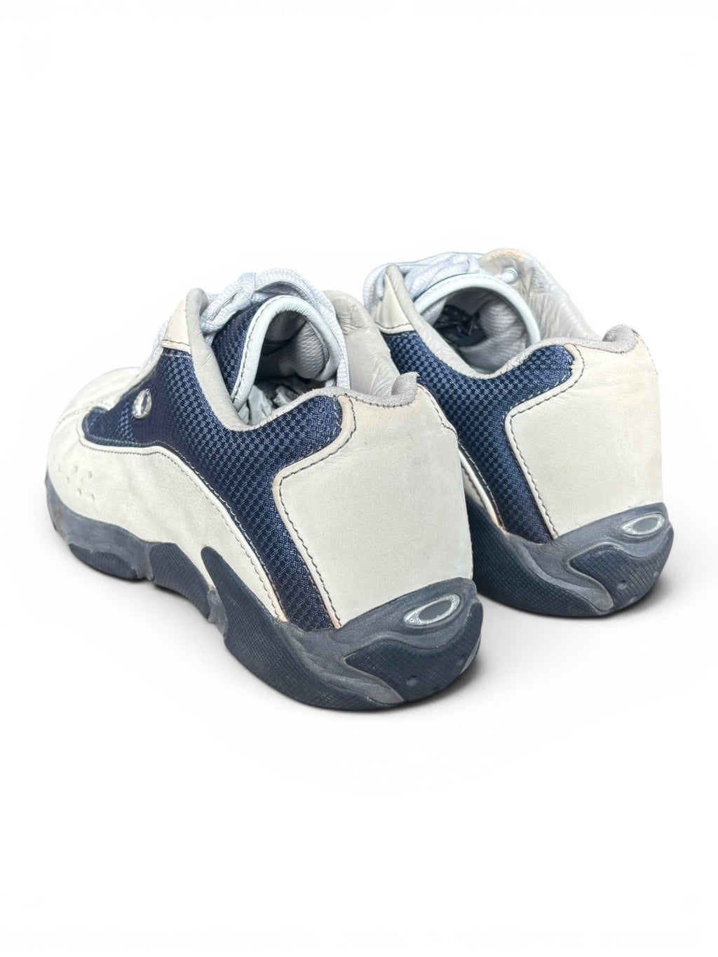 2002 Oakley Twitch Cement / Navy Low-top Shoes (42)