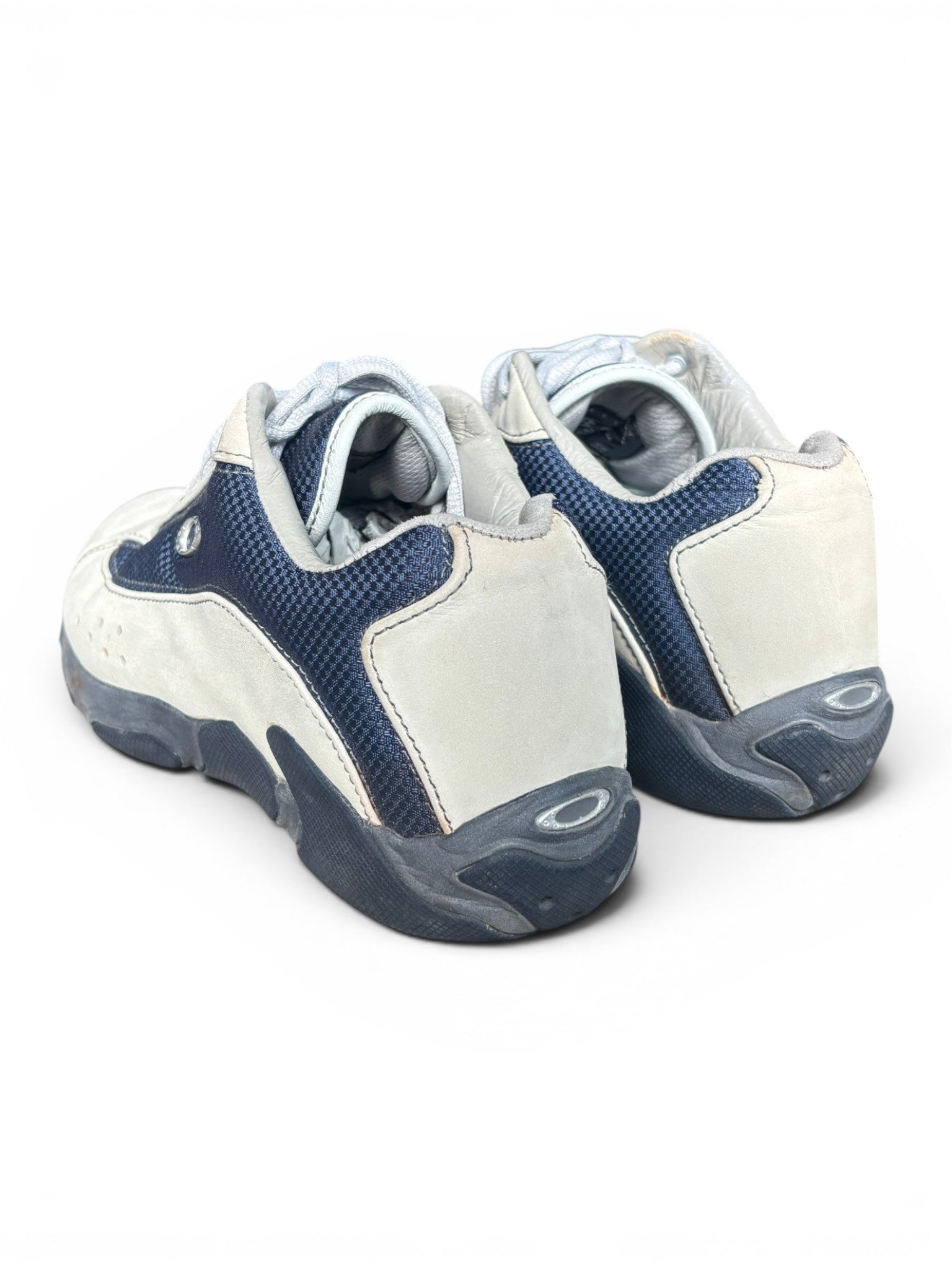 2002 Oakley Twitch Cement / Navy Low-top Shoes (42)