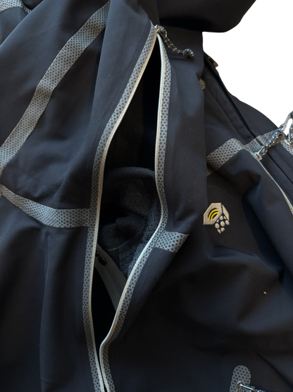 2000's Mountain Hardwear Taped Seam conduit Softshell Jacket (M)