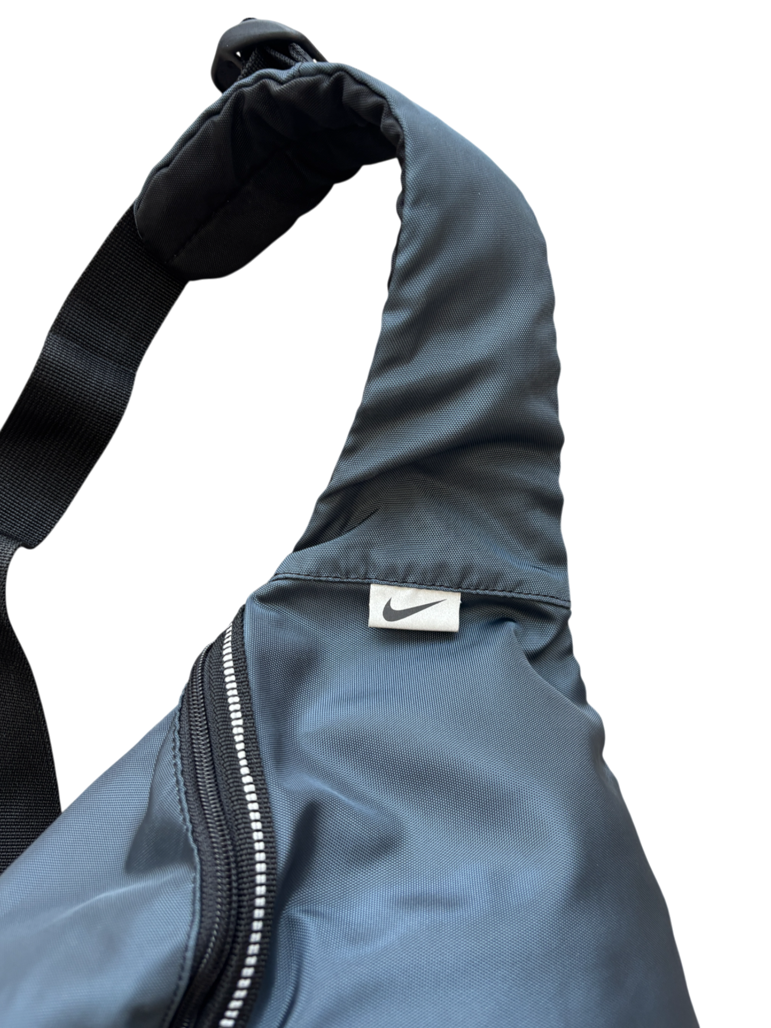 90'S NIKE TRI-HARNESS SLING BAG NAVY BLUE