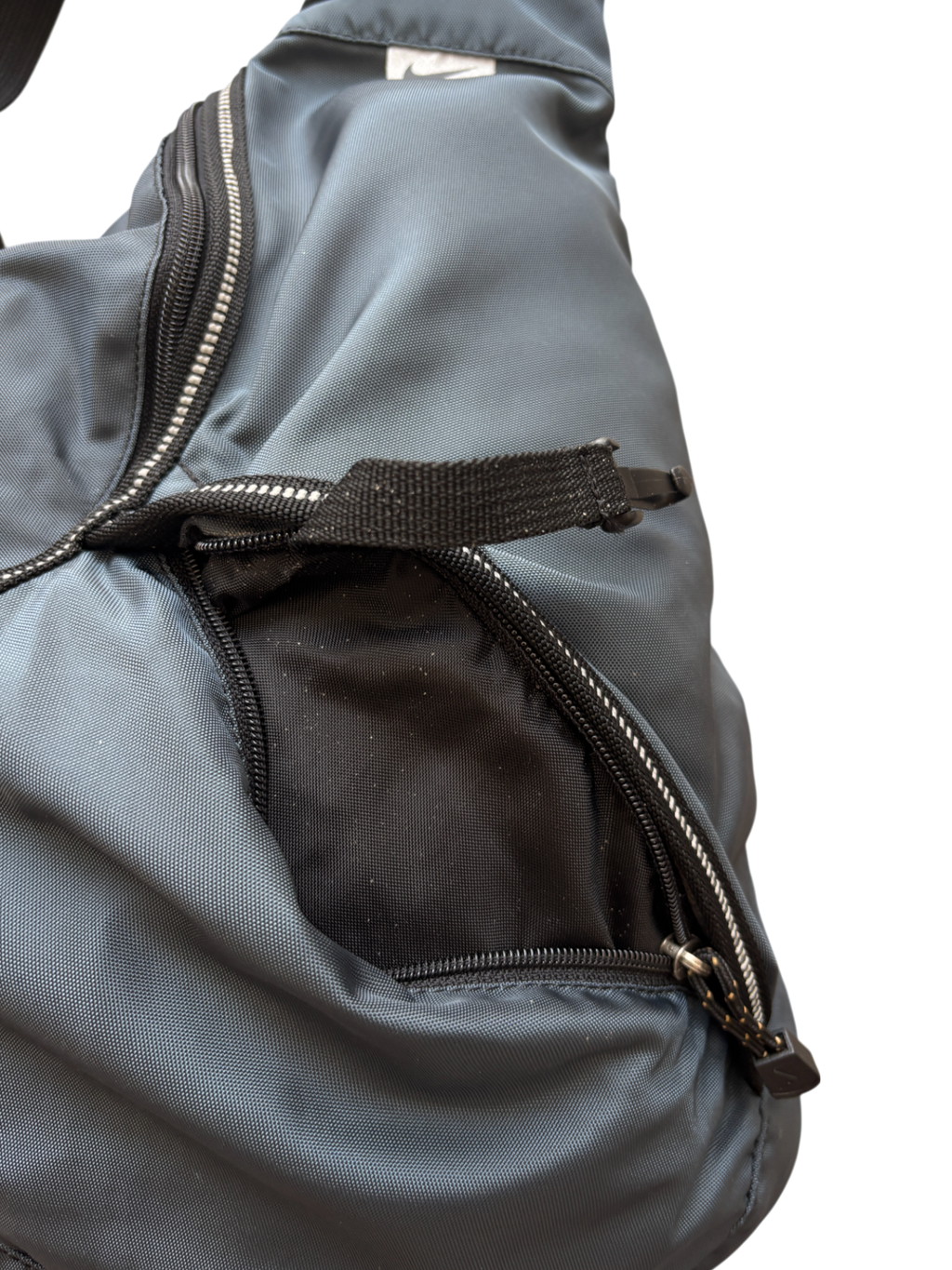 90'S NIKE TRI-HARNESS SLING BAG NAVY BLUE