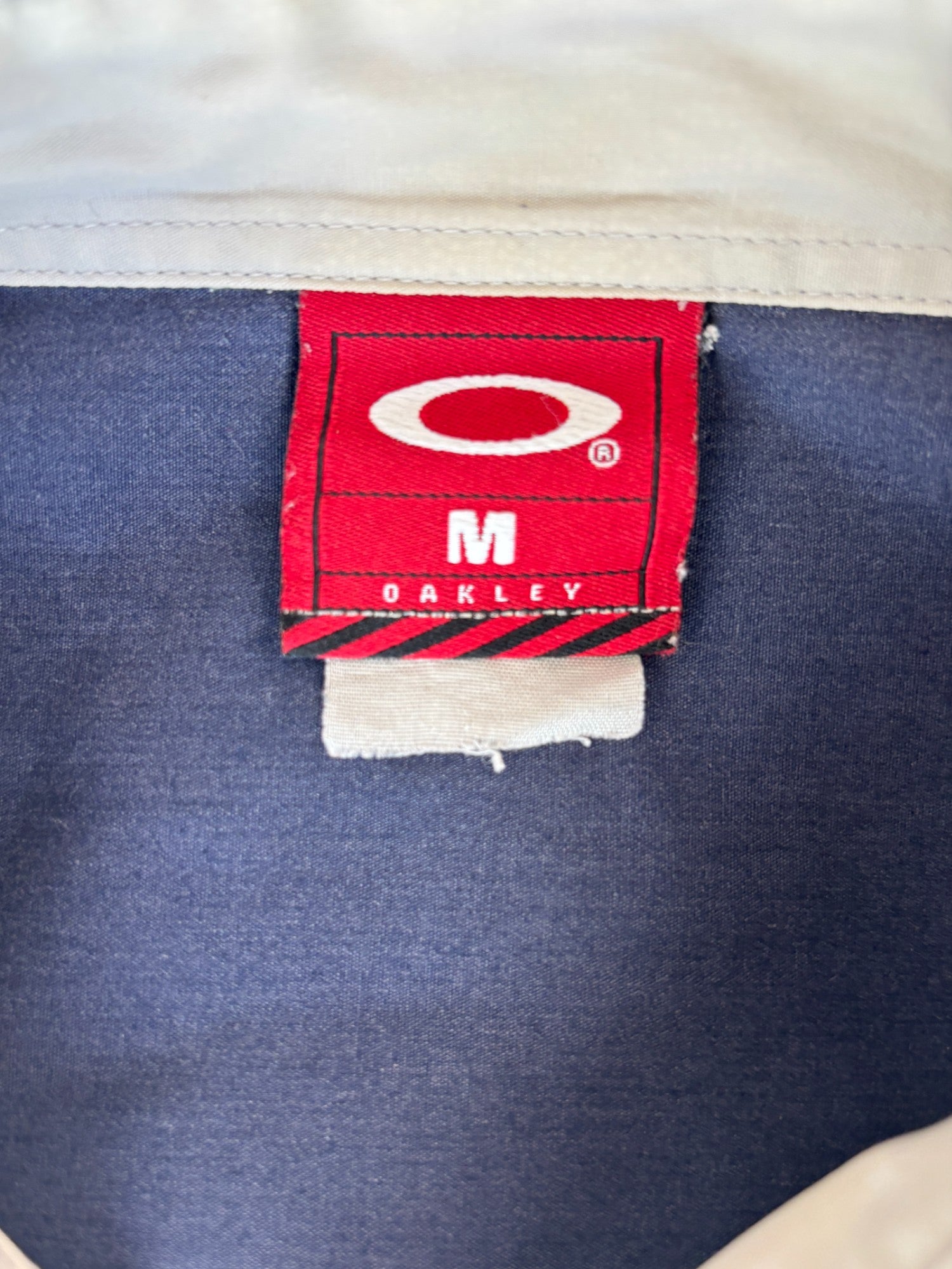 00'S OAKLEY SMALL SKULL EMBROIDERED SHIRT