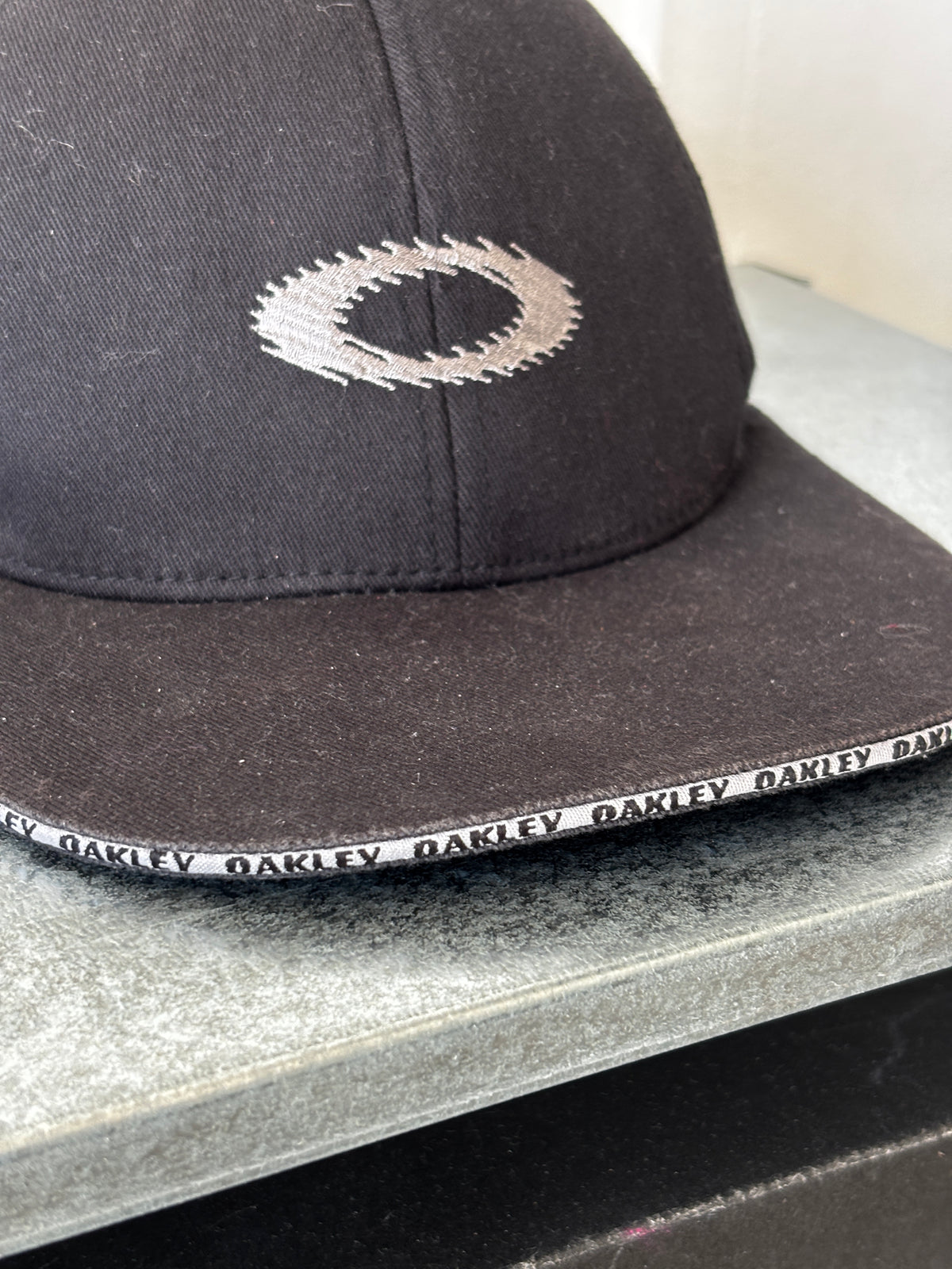 2000's Oakley Static O 6 Panel Cap (S-M) - view 3