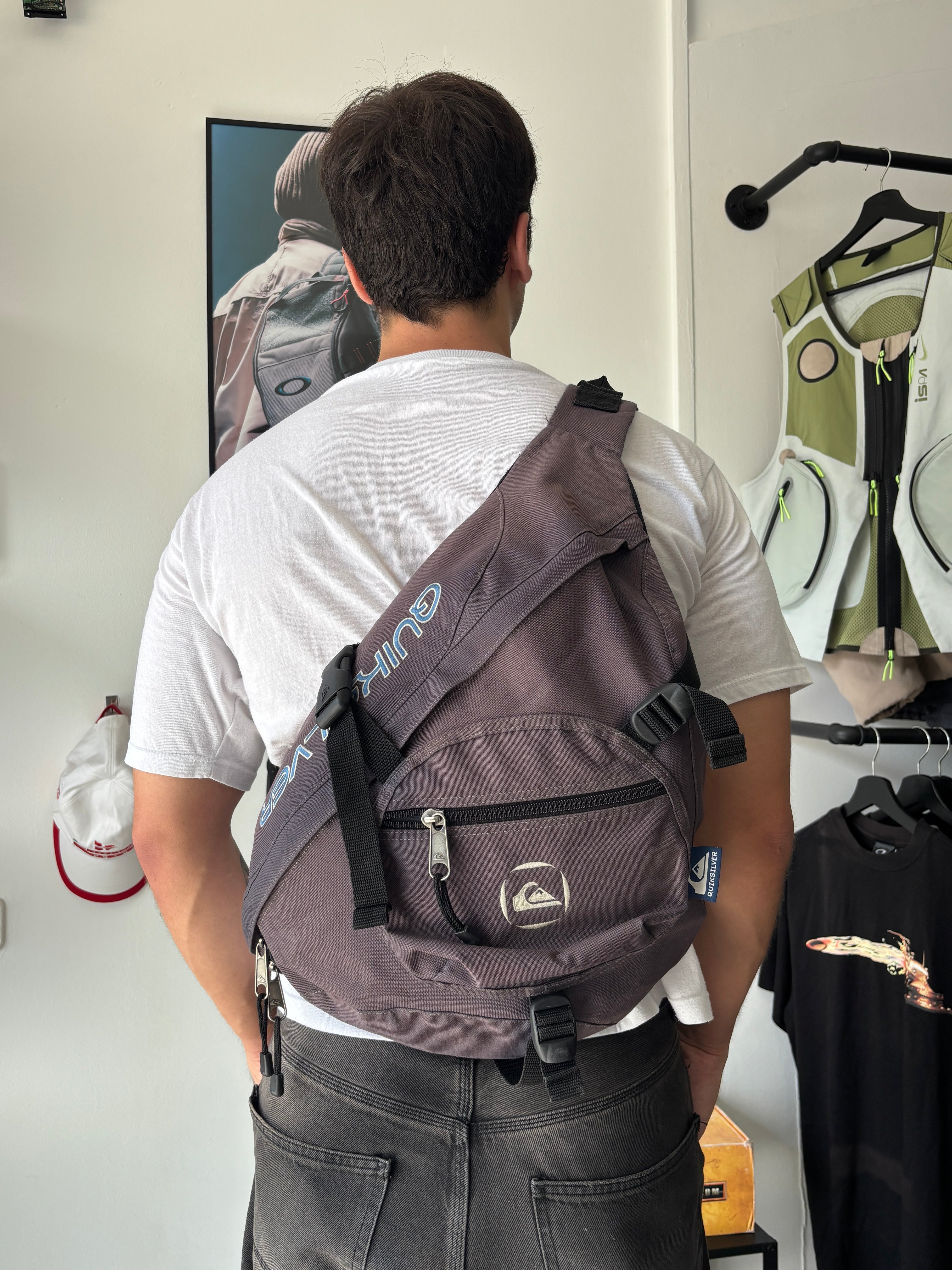00'S QUIKSILVER TRI-HARNESS SLING BAG