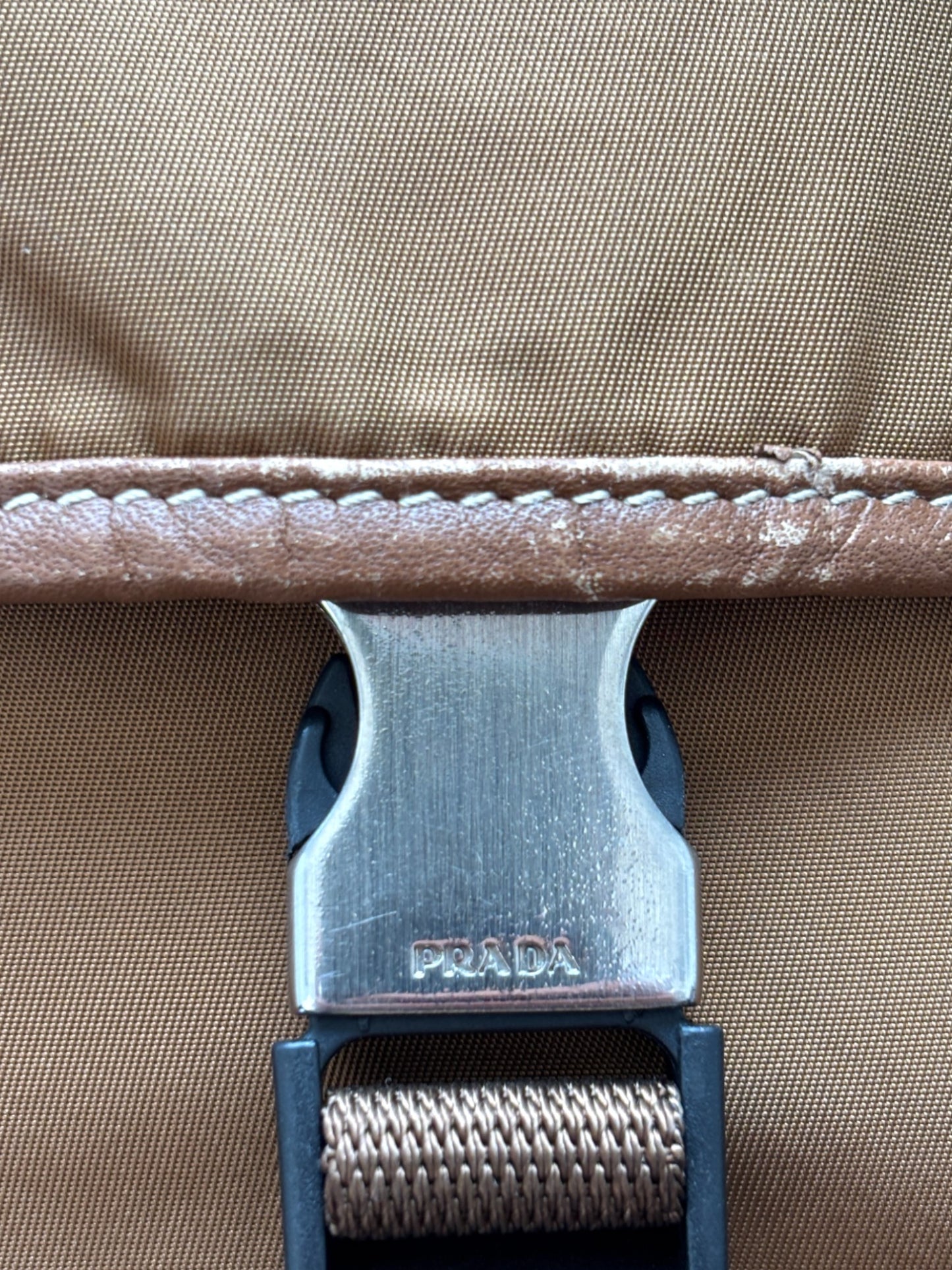 00'S PRADA NYLON MESSENGER BAG