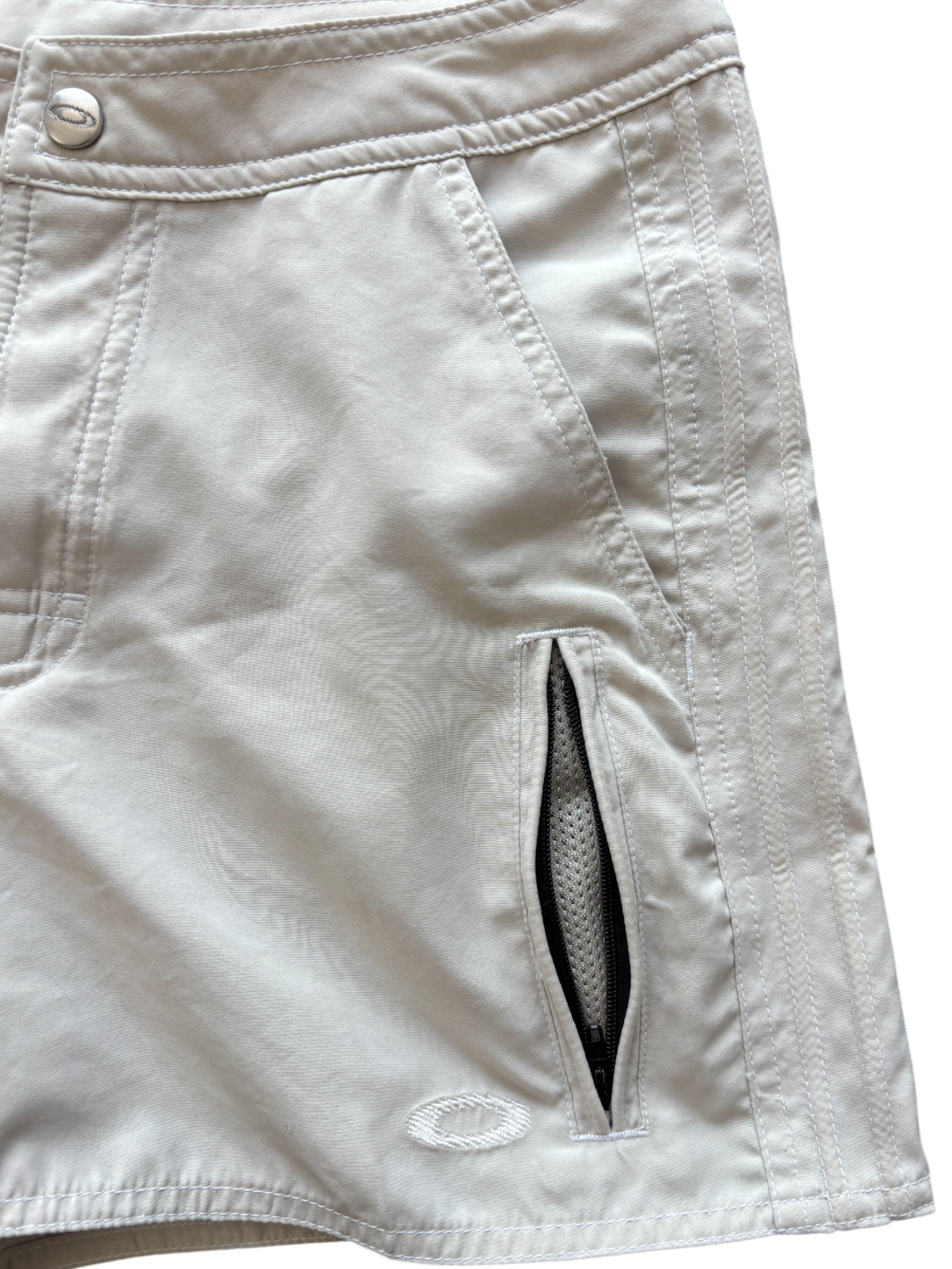 2000's Oakley Women's Cream Biker Shorts (S)