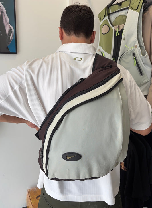 00'S NIKE SLING BAG