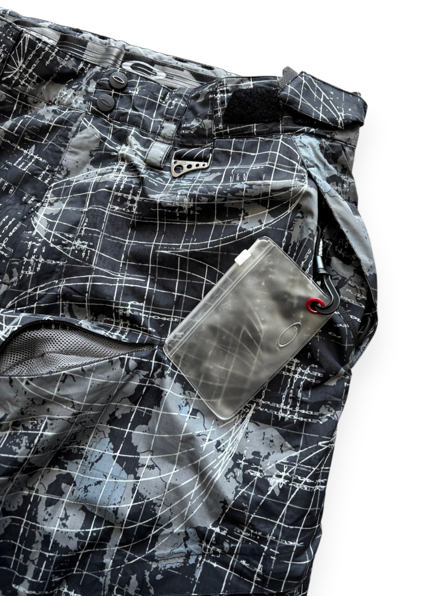 2005 Oakley Nitro Fuel Atlas Dark Grey Ski Pants (M)