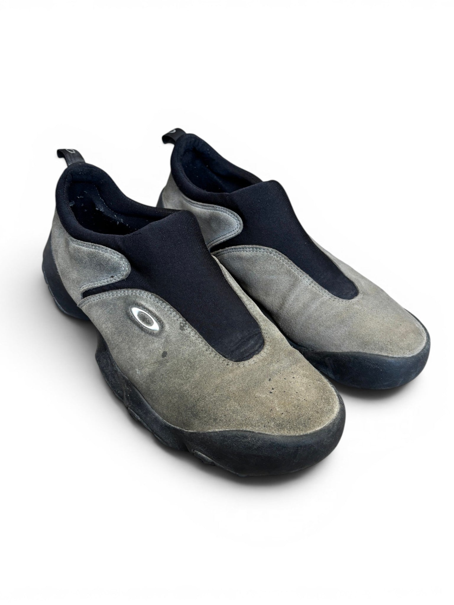 2000's Oakley Suede Flesh Slip Ons (42.5)
