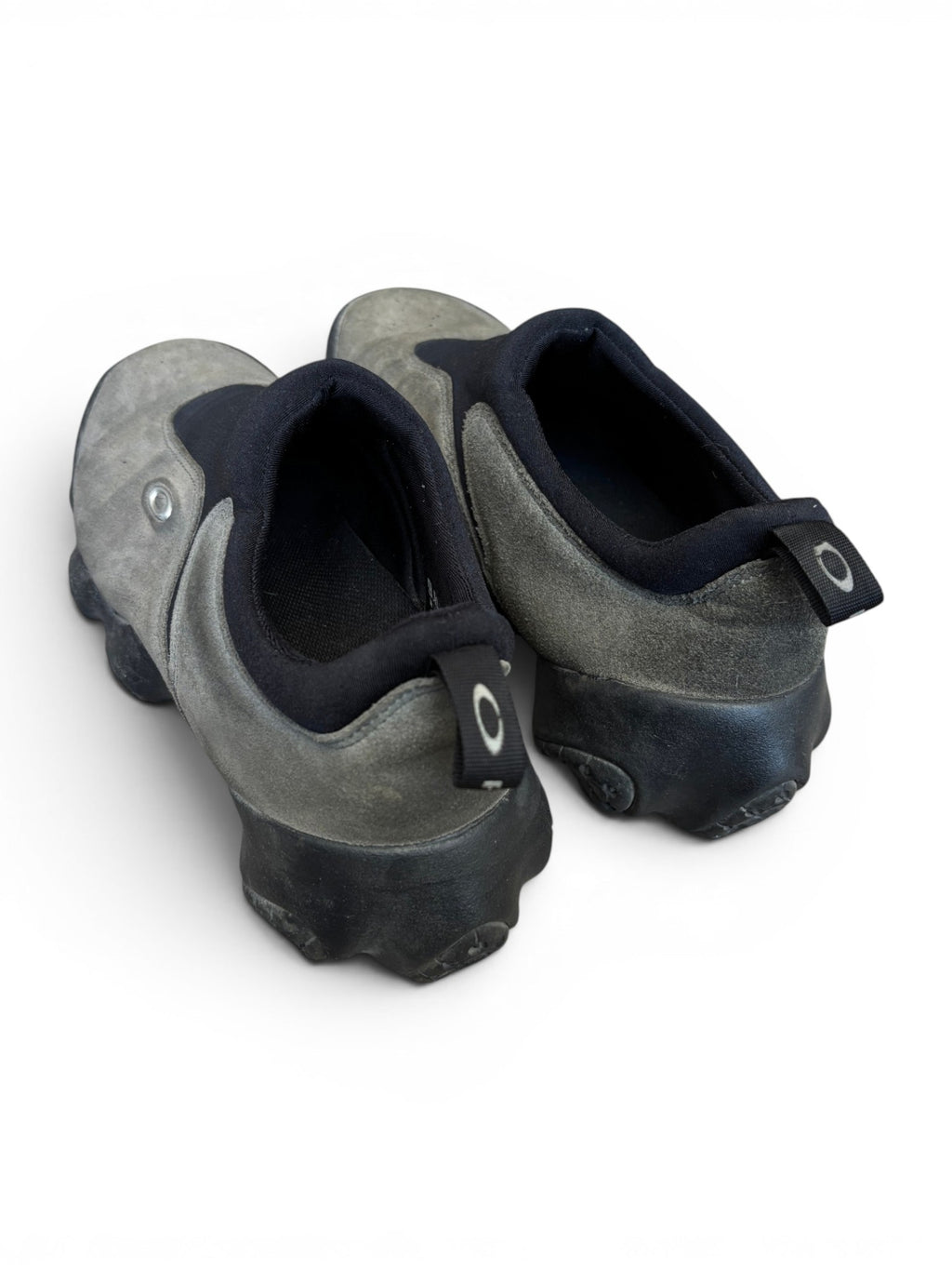 2000's Oakley Suede Flesh Slip Ons (42.5)