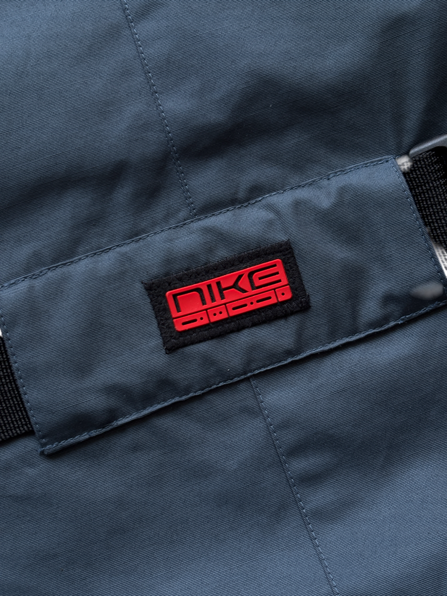Nike Morse Code 2 in 1 Convertible Mp3 Jacket (M/L)