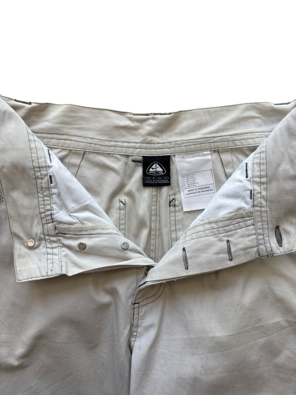 Nike ACG Cargo Pocket Shorts (S-M)