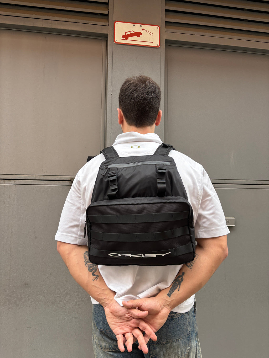 SS20 Oakley Stretch Logo Definition Bodybag Vest