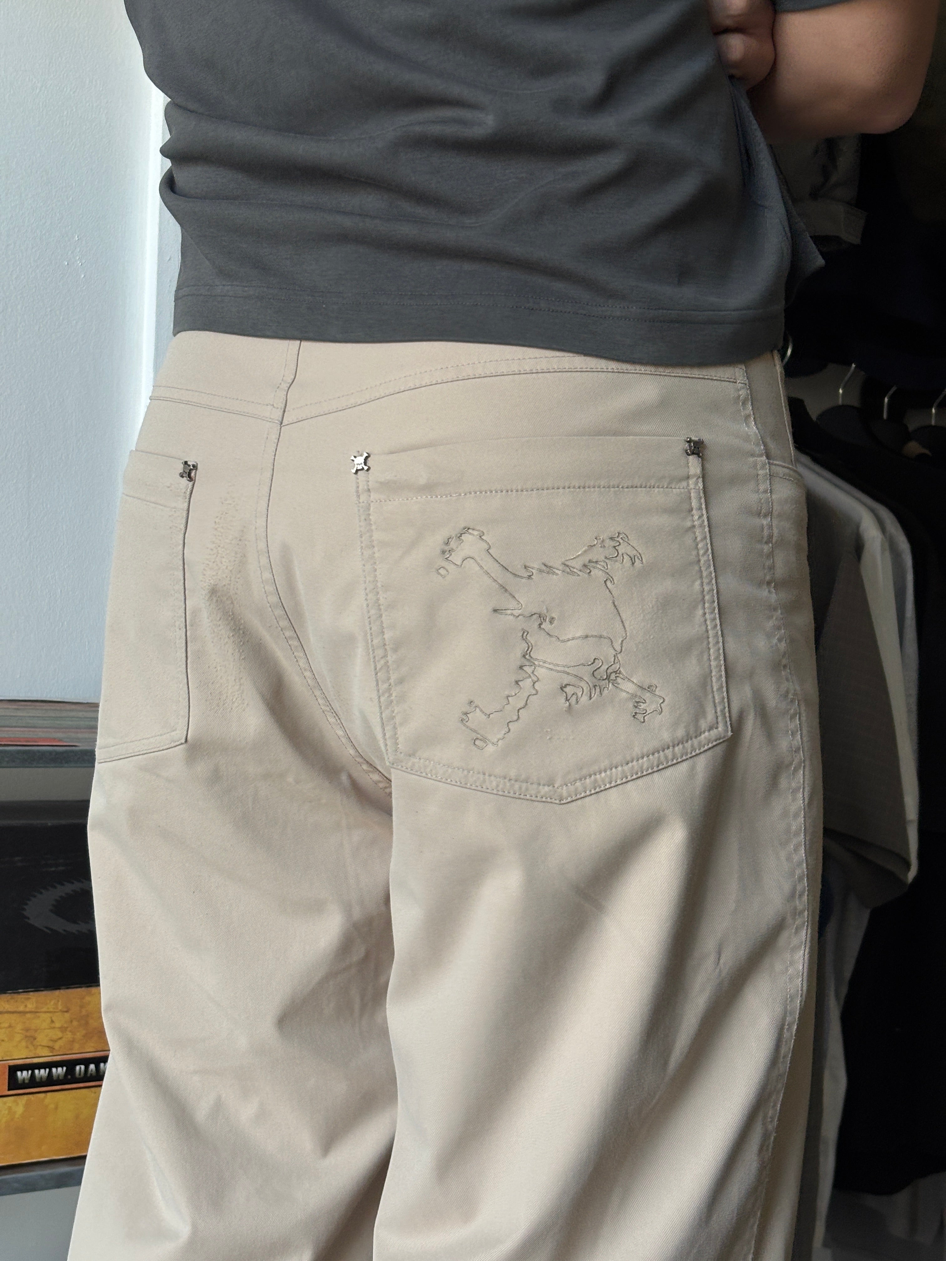 Early 2000's Oakley Skull Embroidered Ski Pants (M-L)