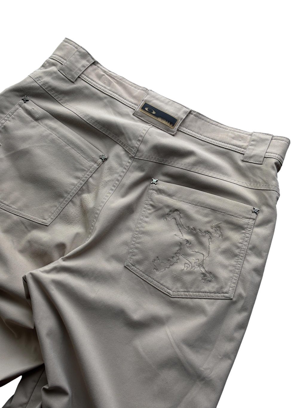 Early 2000's Oakley Skull Embroidered Ski Pants (M-L)