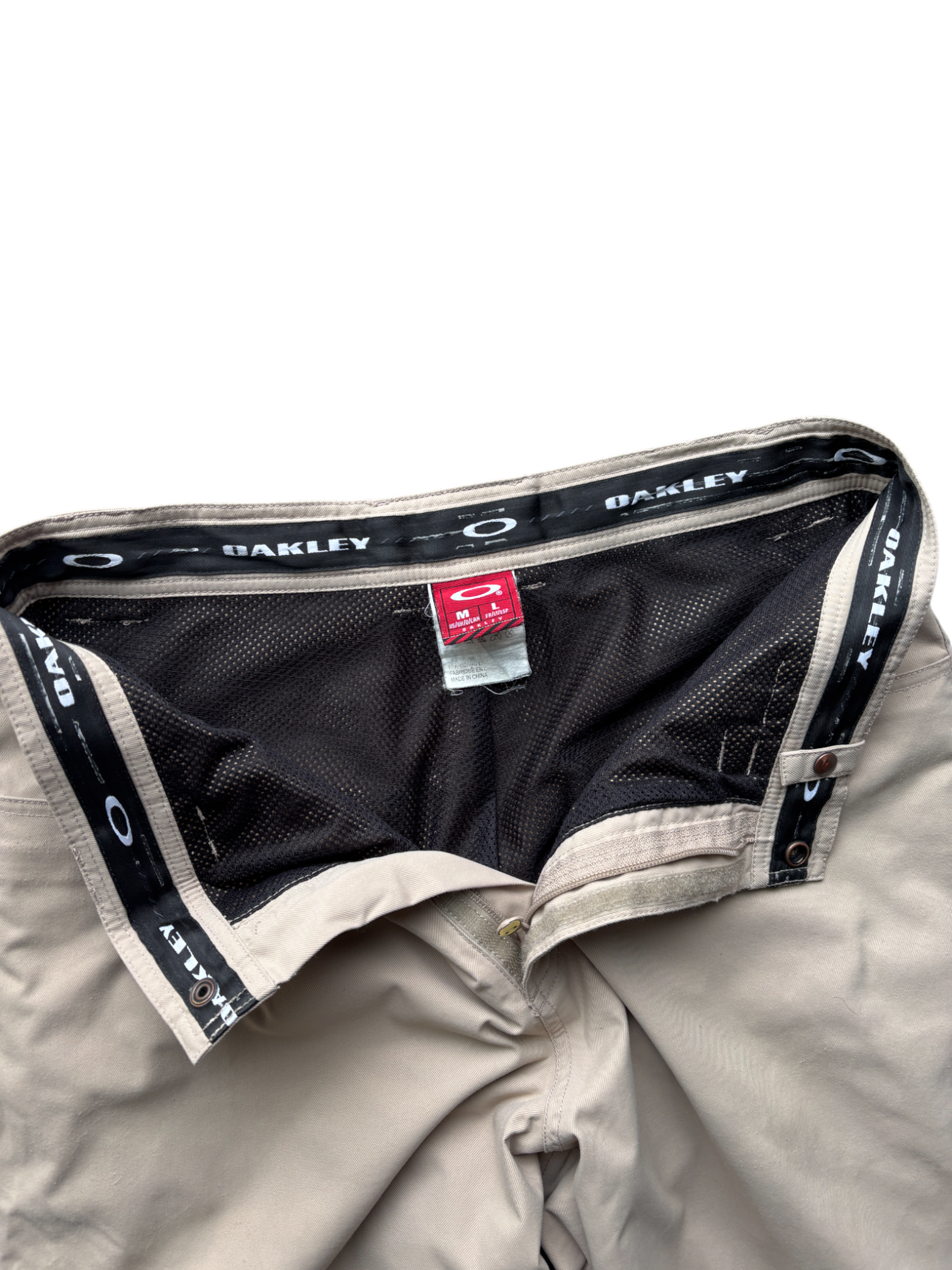 Early 2000's Oakley Skull Embroidered Ski Pants (M-L)