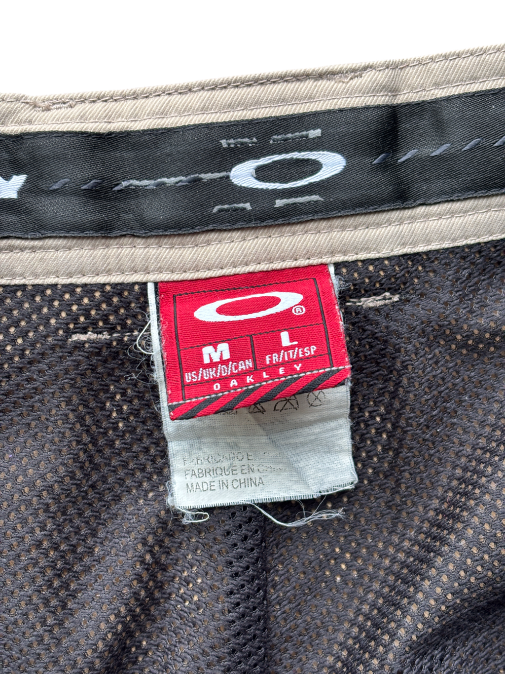Early 2000's Oakley Skull Embroidered Ski Pants (M-L)