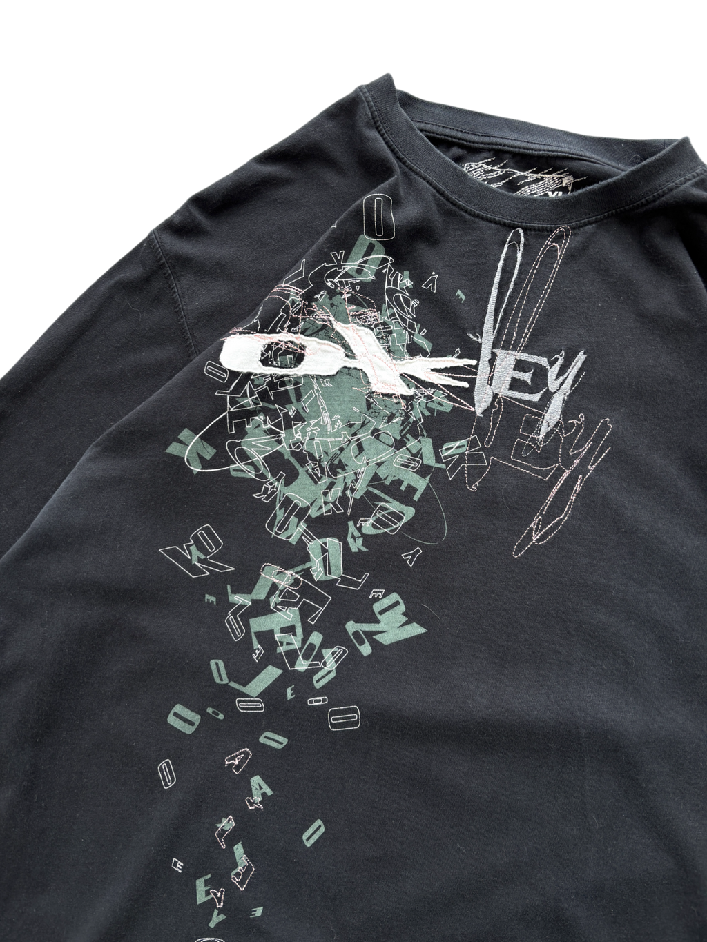00'S OAKLEY SPELL OUT TEE