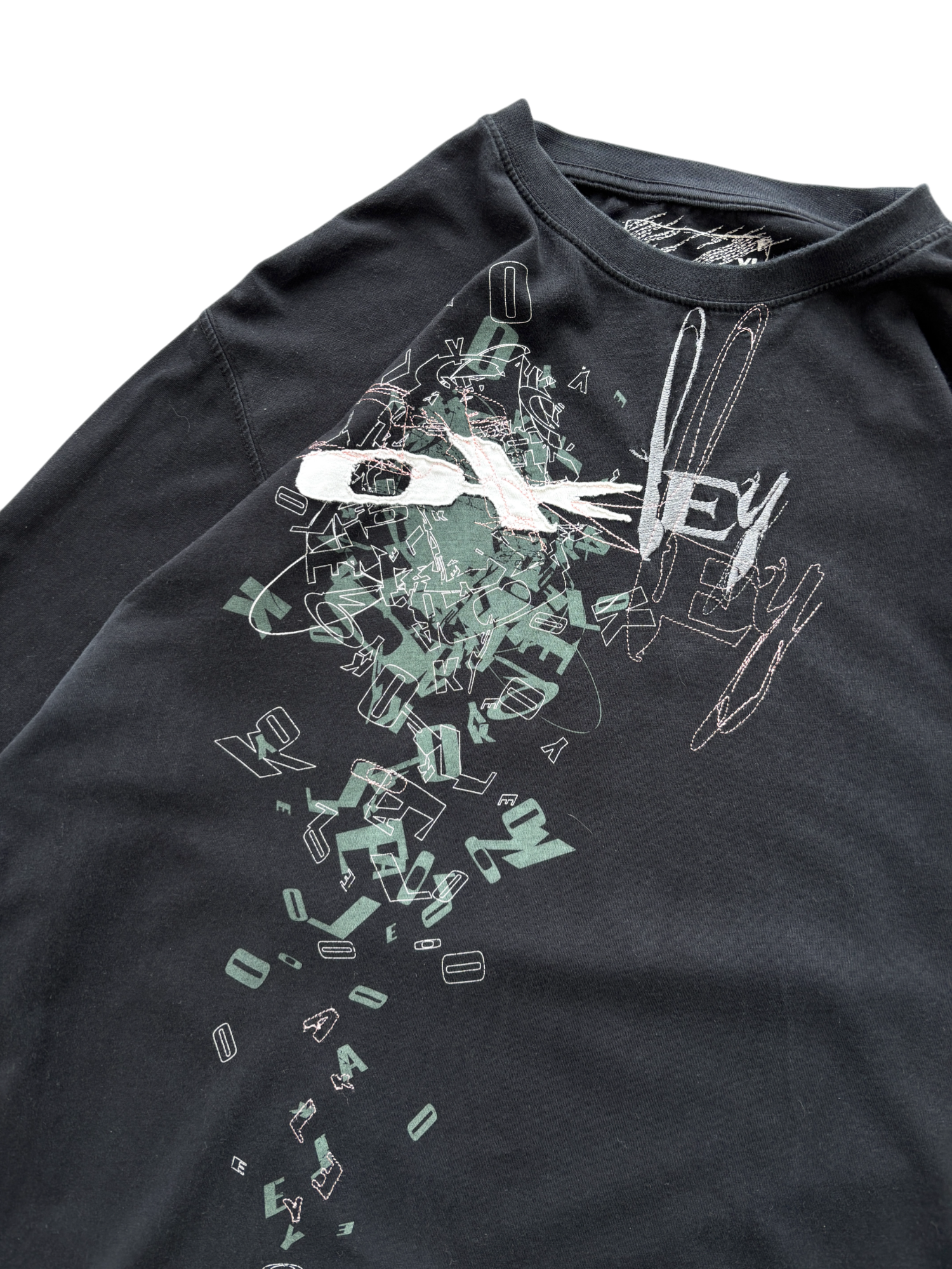 00'S OAKLEY SPELL OUT TEE