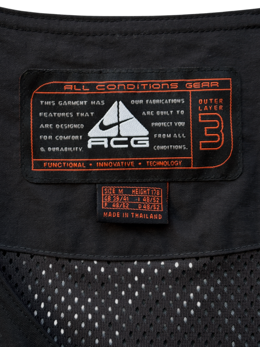1999 Nike ACG Cargo Pocket Hidratation Vest Layer 3 (M)