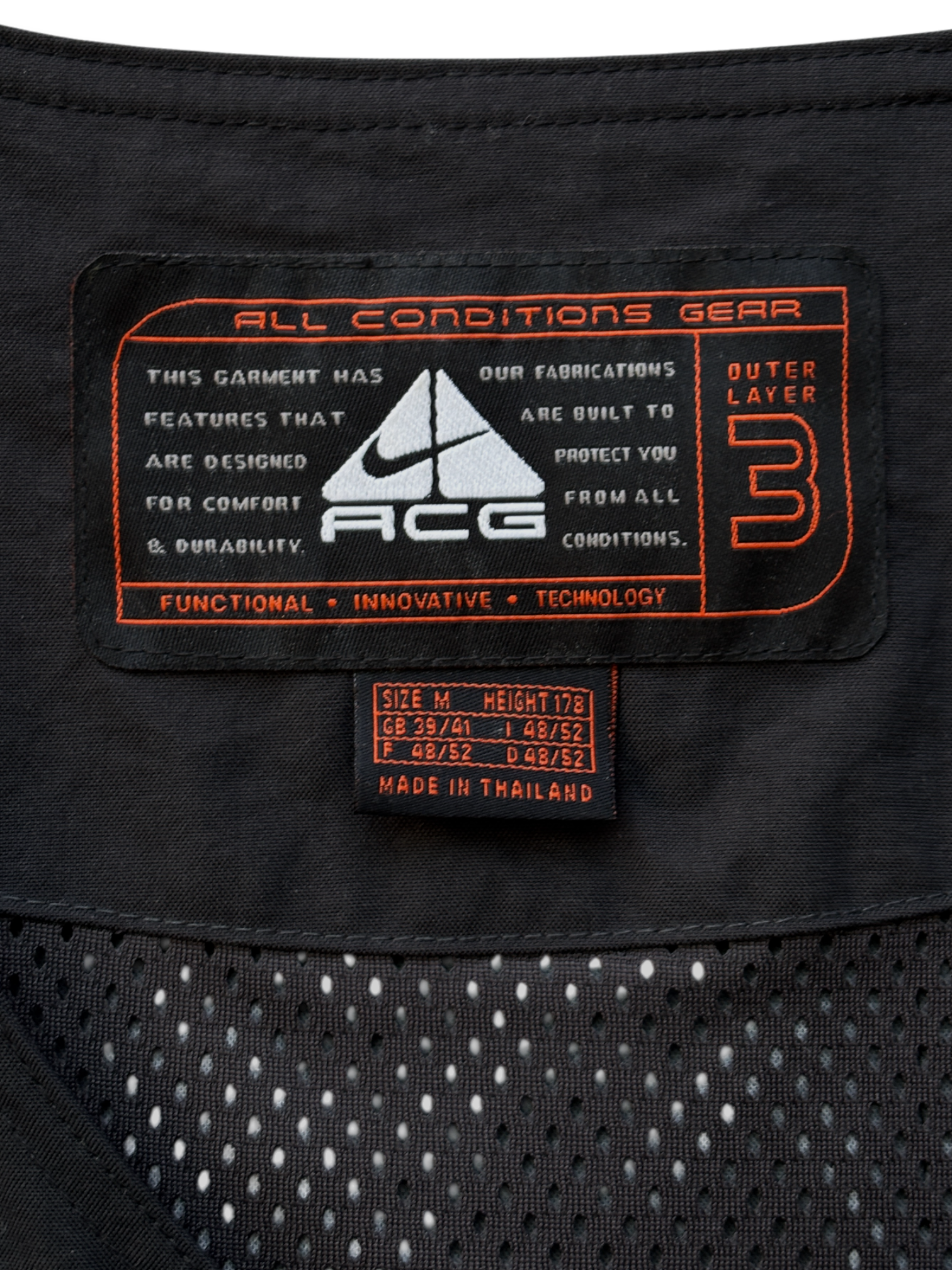 1999 Nike ACG Cargo Pocket Hidratation Vest Layer 3 (M)