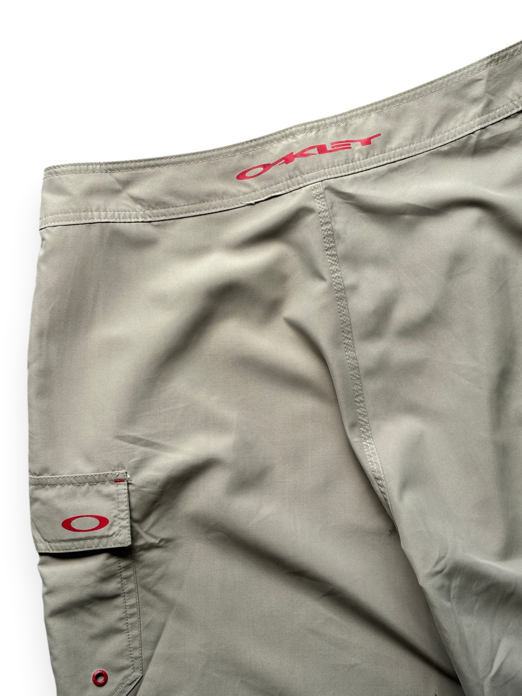 2000's Oakley Beige Boardshorts (XL)