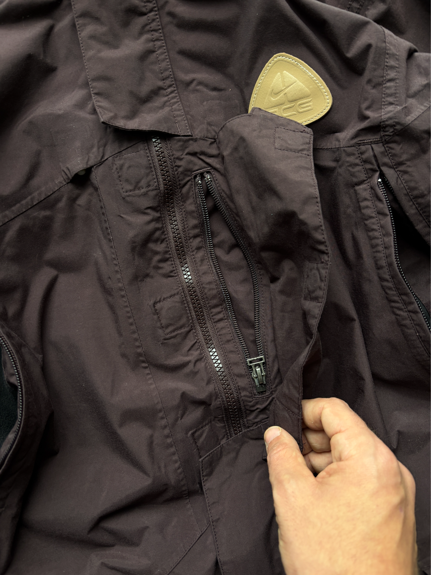 Early 2000's Nike ACG Removable Waist Pockets (M)