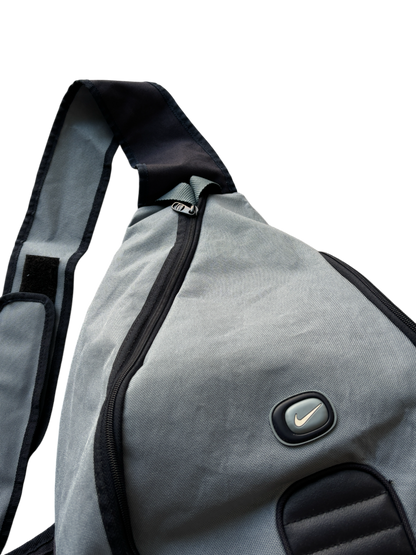 00'S NIKE BABY BLUE SLING BAG