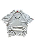 00'S OAKLEY ICON / SPELL OUT GRAPHIC TEE